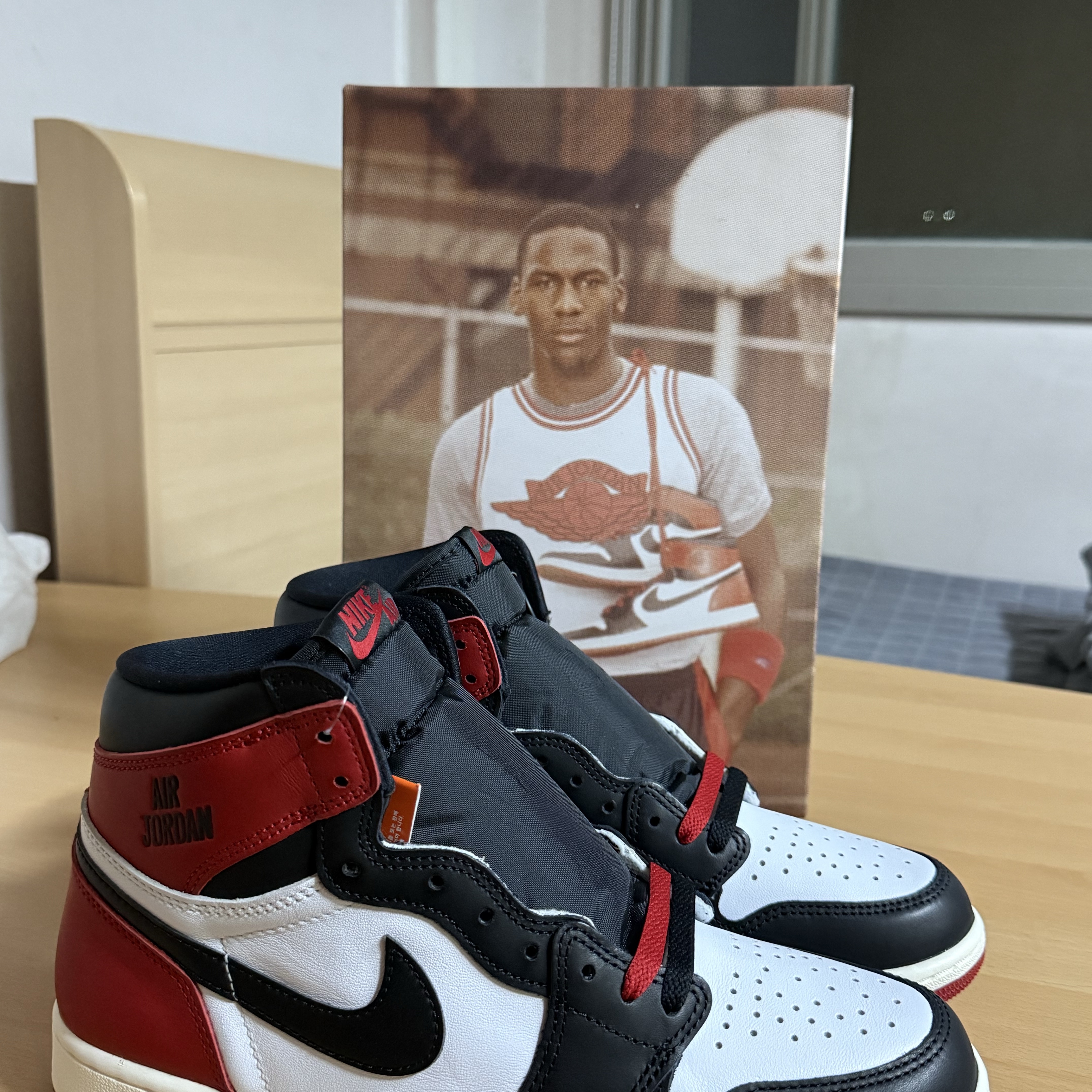 Jordan 1 Retro High OG Black Toe 착용 스타일 - 2