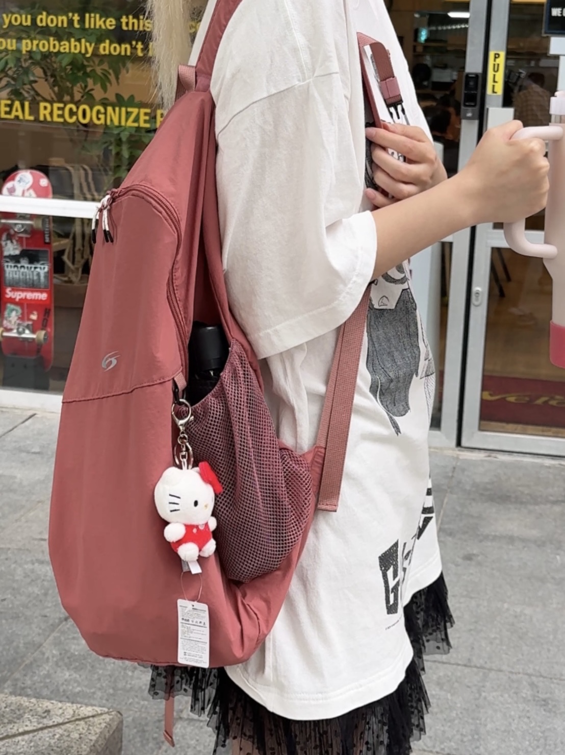 Sports Dept Light Packable Backpack Dusty Pink, Stanley The Quencher H2.0 FlowState Tumbler 1.18L Rose Quartz 2.0 착용 스타일 - 2