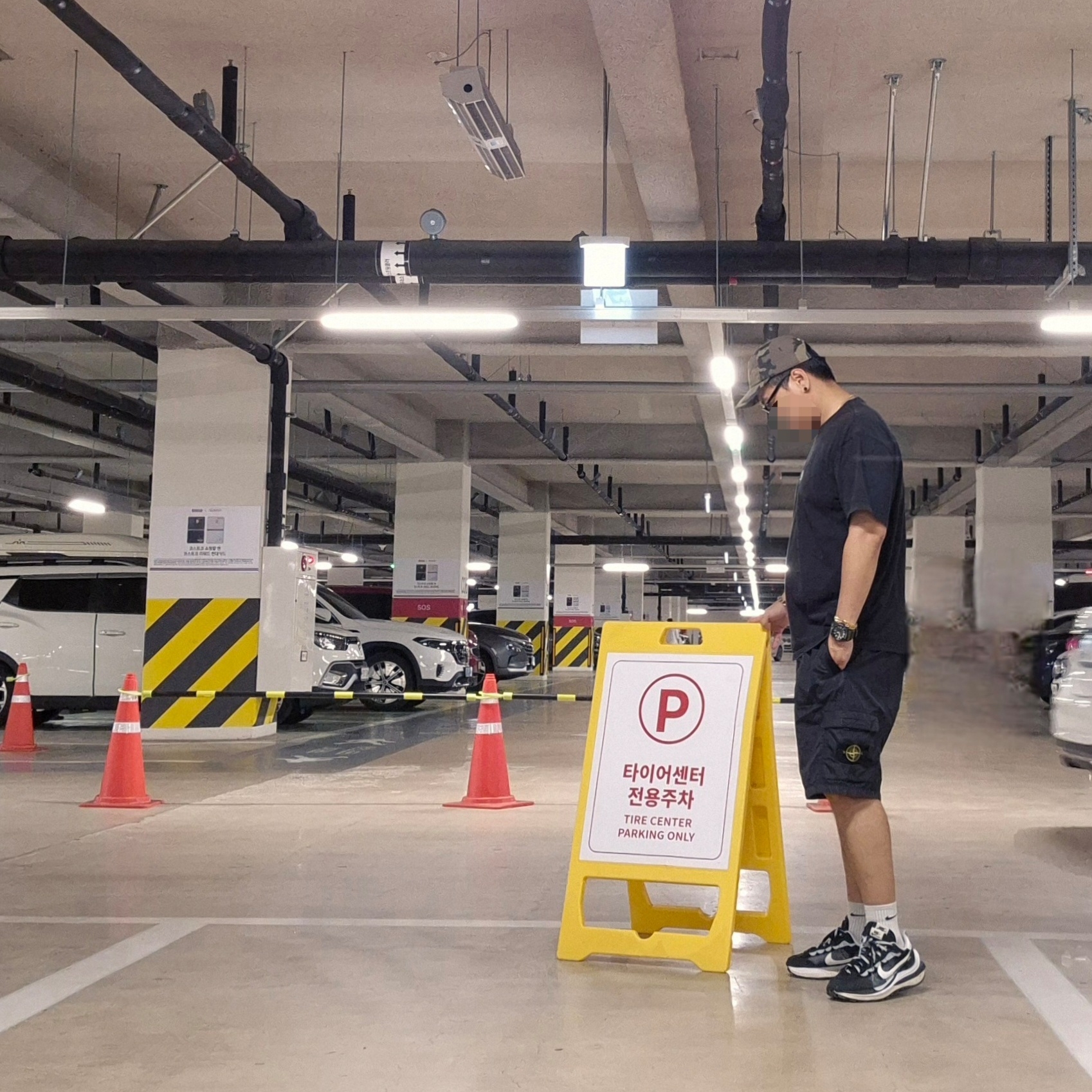 Supreme Seersucker S Logo 6-Panel Woodland Camo - 24SS, Stone Island L1029 Seersucker Cargo Bermuda Shorts Black - 20SS 착용 스타일 - 2