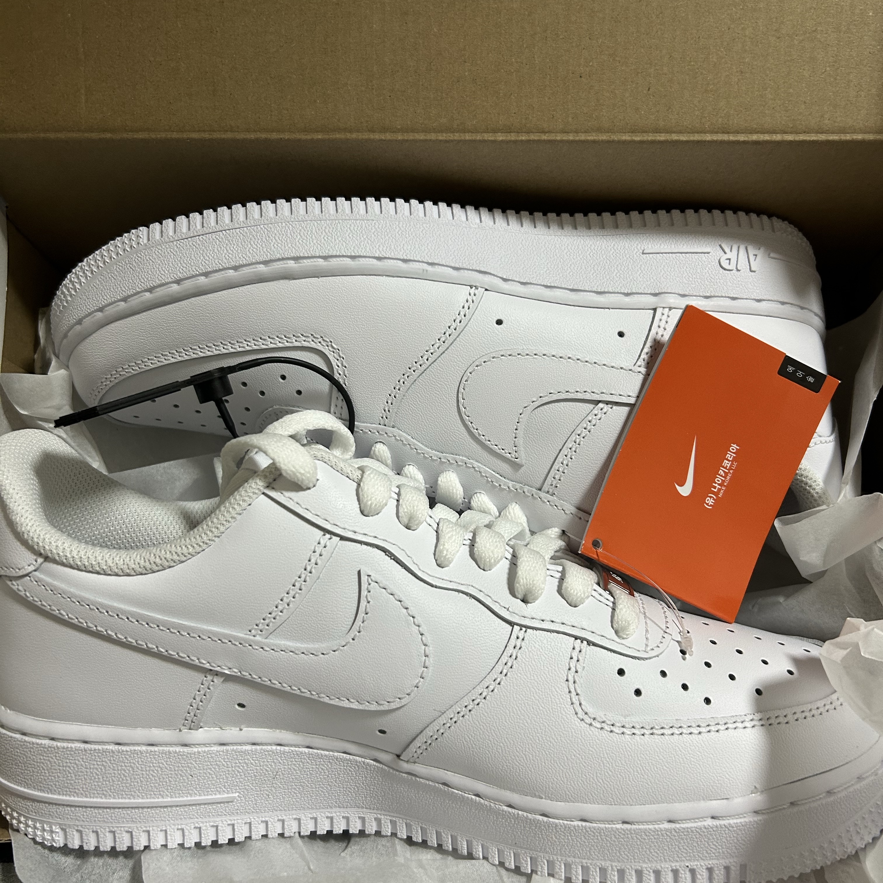 Nike Air Force 1 '07 Low White 착용 스타일