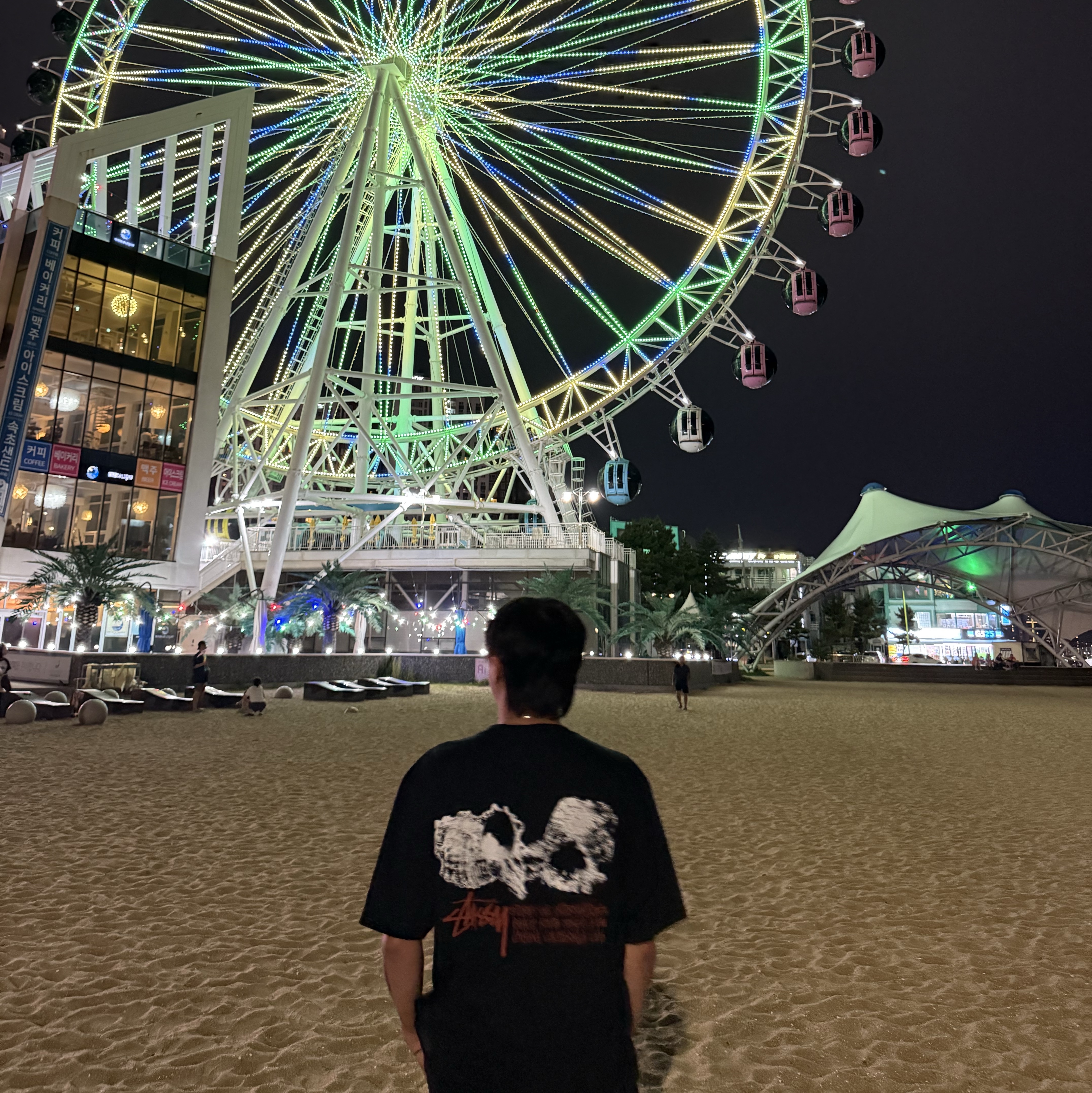 Stussy Shells T-Shirt Black 착용 스타일 - 2