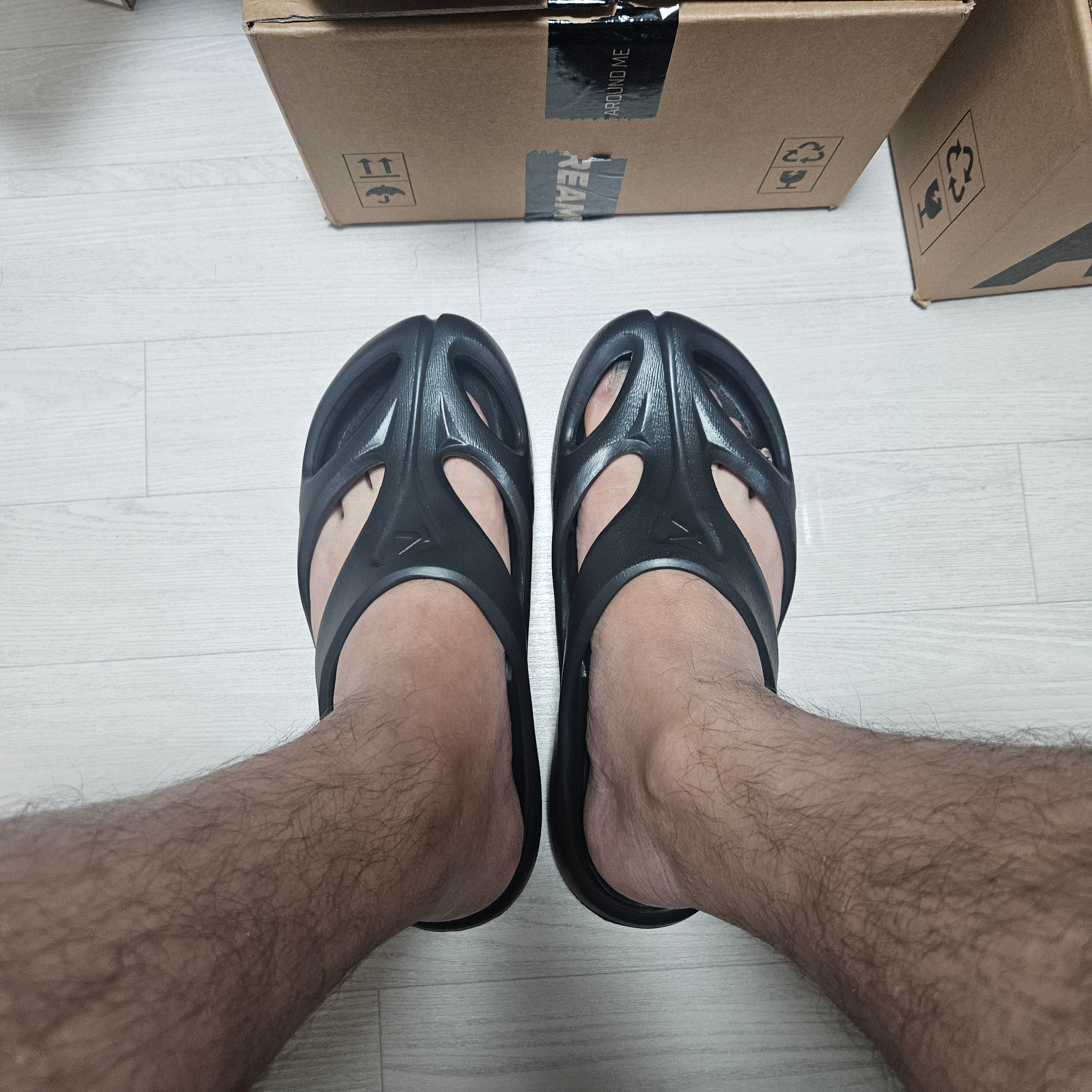 Keen Shanti Men Clog Black/Dawn Blue 착용 스타일