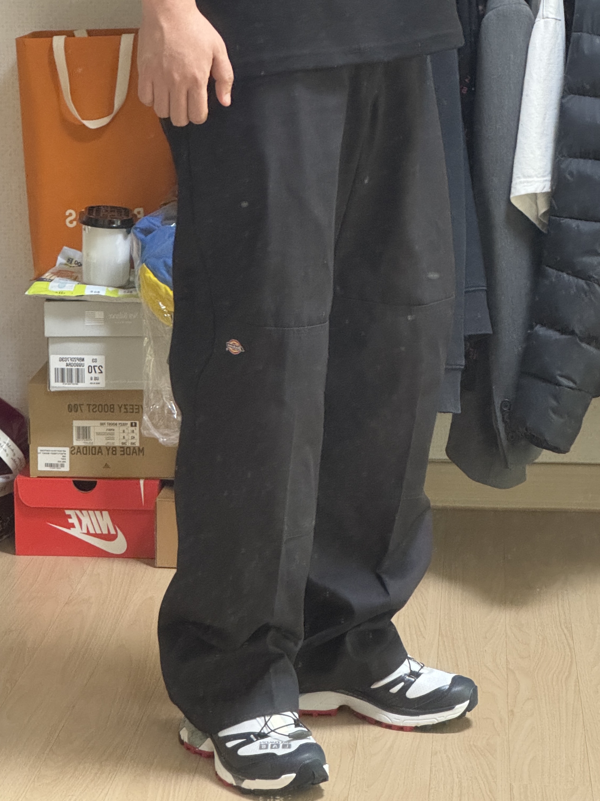 Salomon x Kasina XT-4 OG Dark Navy, Dickies Loose Fit Double Knee Work Pants Black 착용 스타일