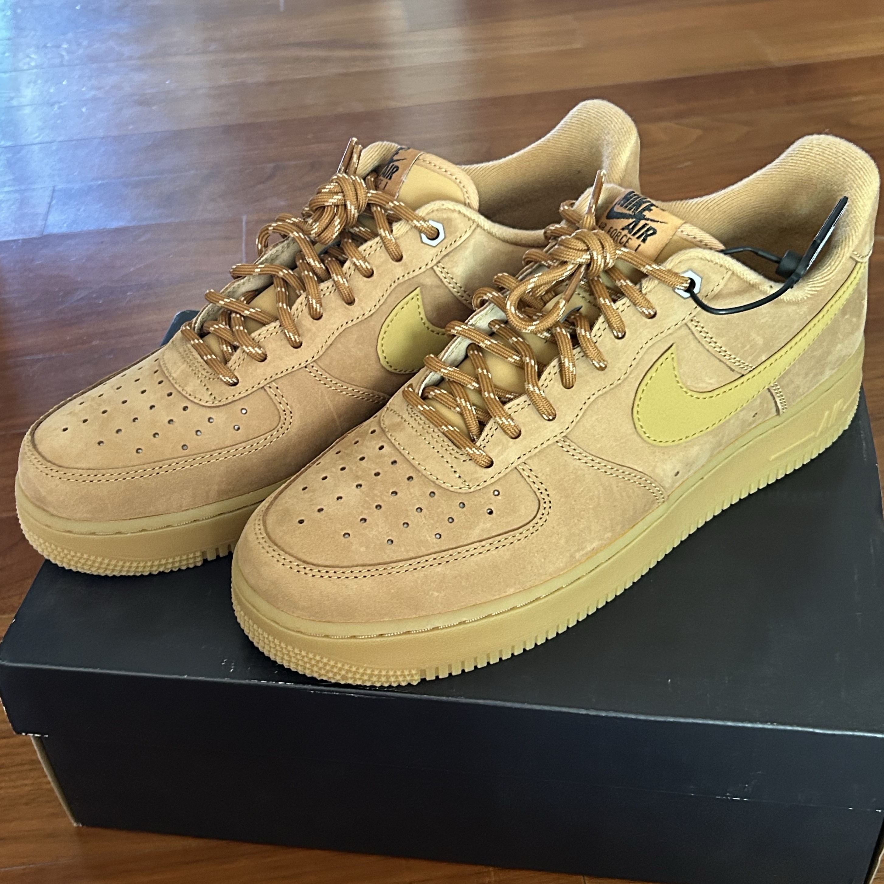 Nike Air Force 1 '07 WB Flax 착용 스타일 - 2