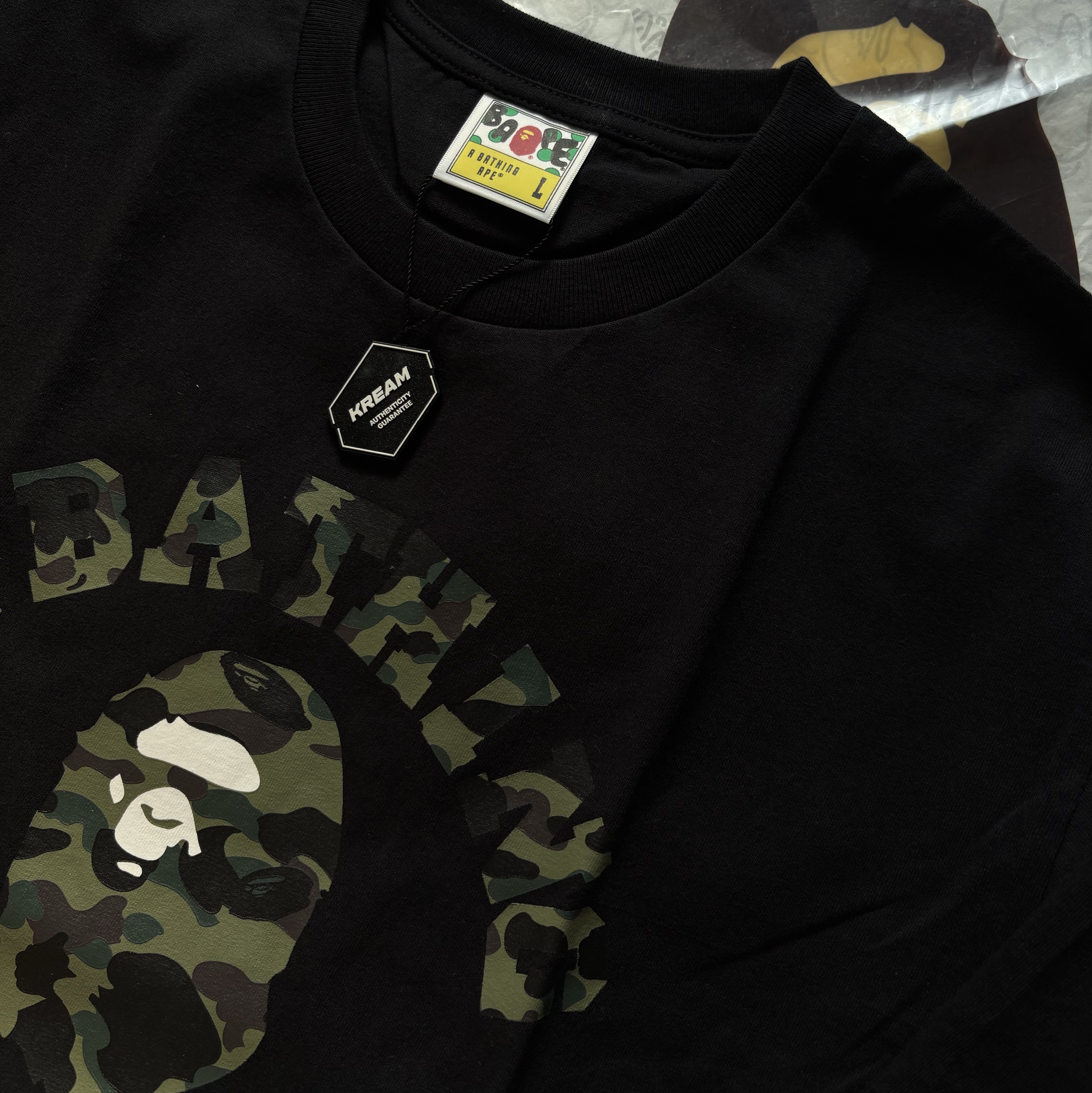 BAPE 1st Camo College T-Shirt Black Green 착용 스타일