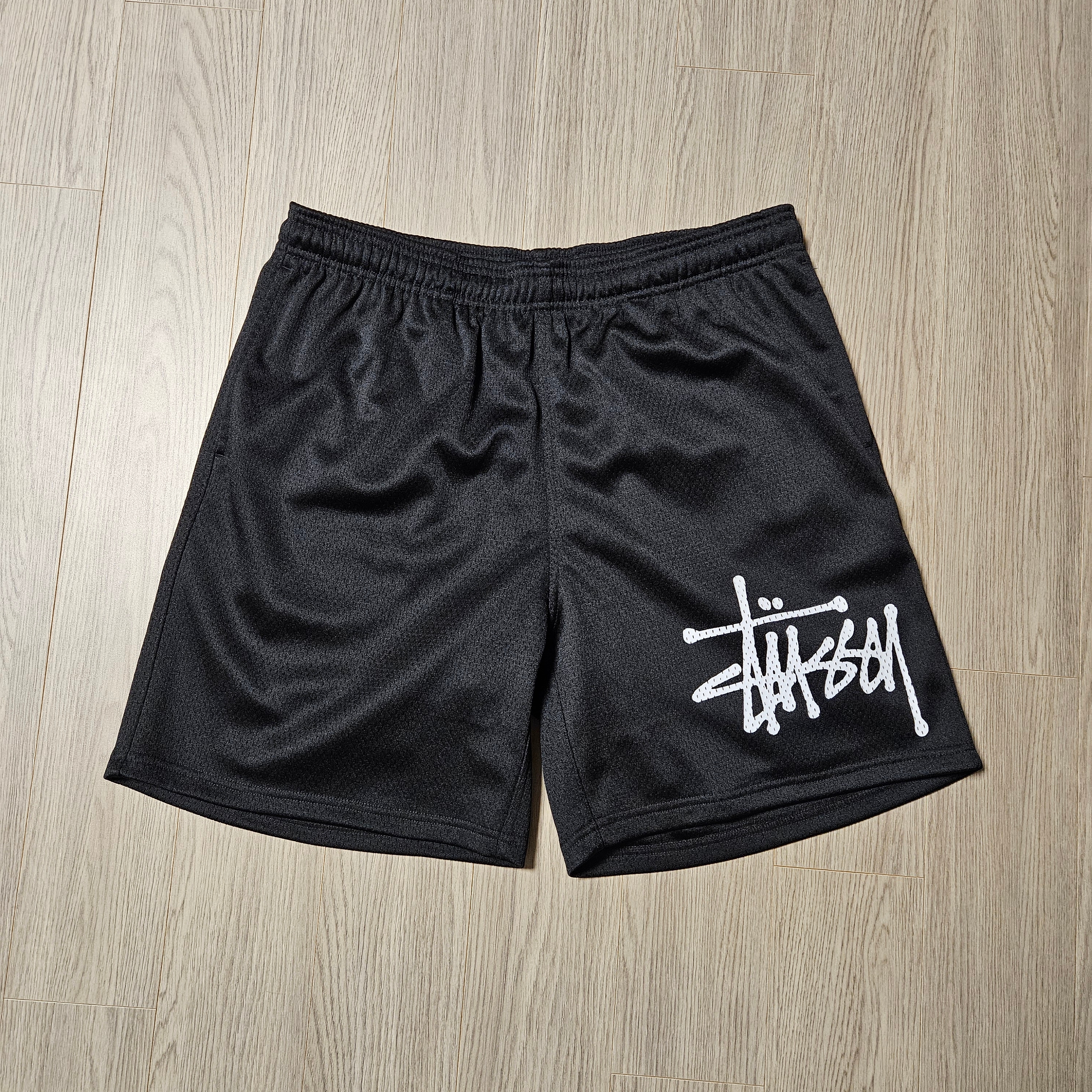 Stussy Big Basic Mesh Shorts Black White 착용 스타일
