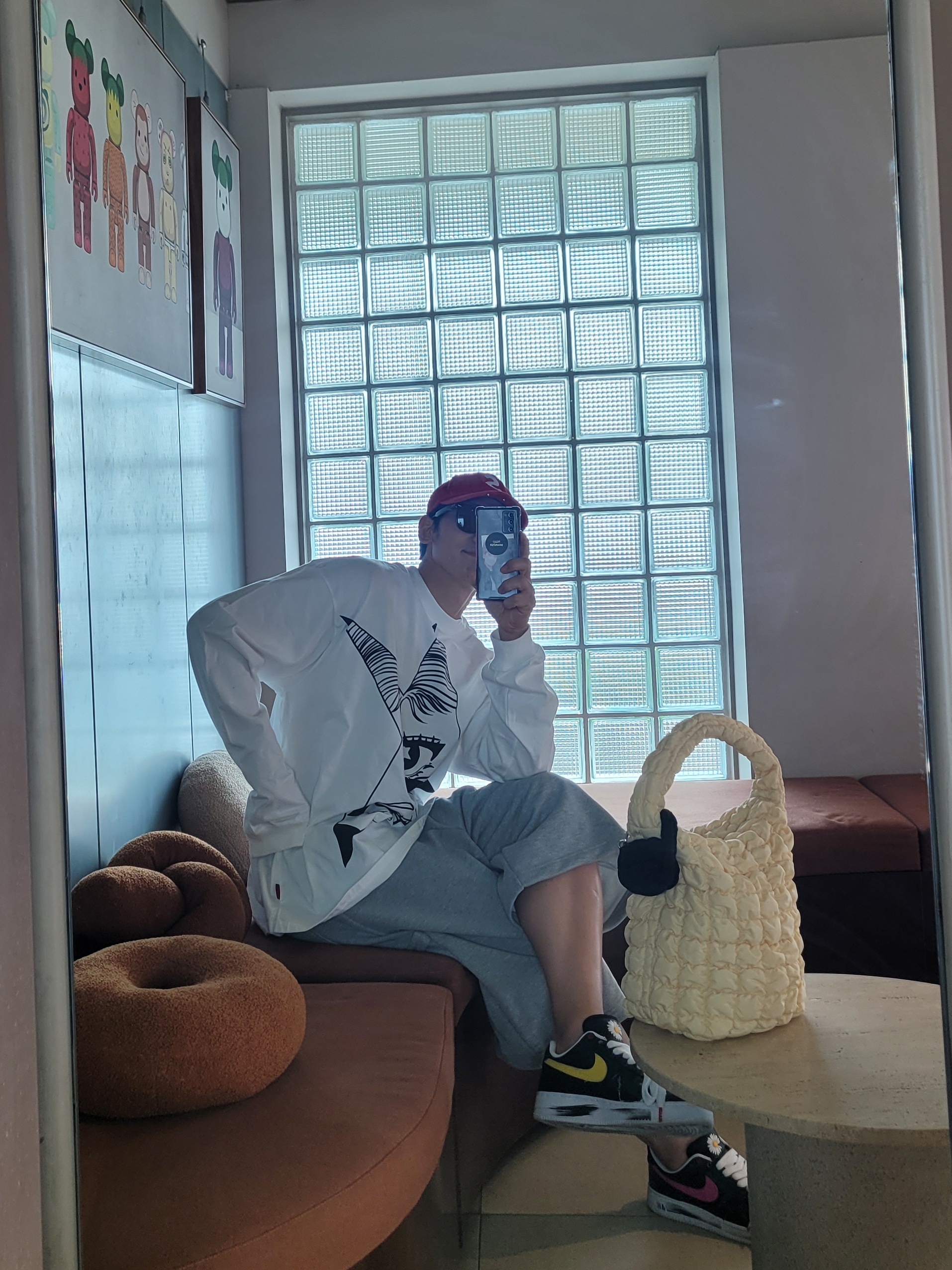 MJD Wide Carpenter Bermuda Pants Melange Grey, Supreme Corduroy S Logo 6-Panel Bright Red - 24FW 착용 스타일 - 2