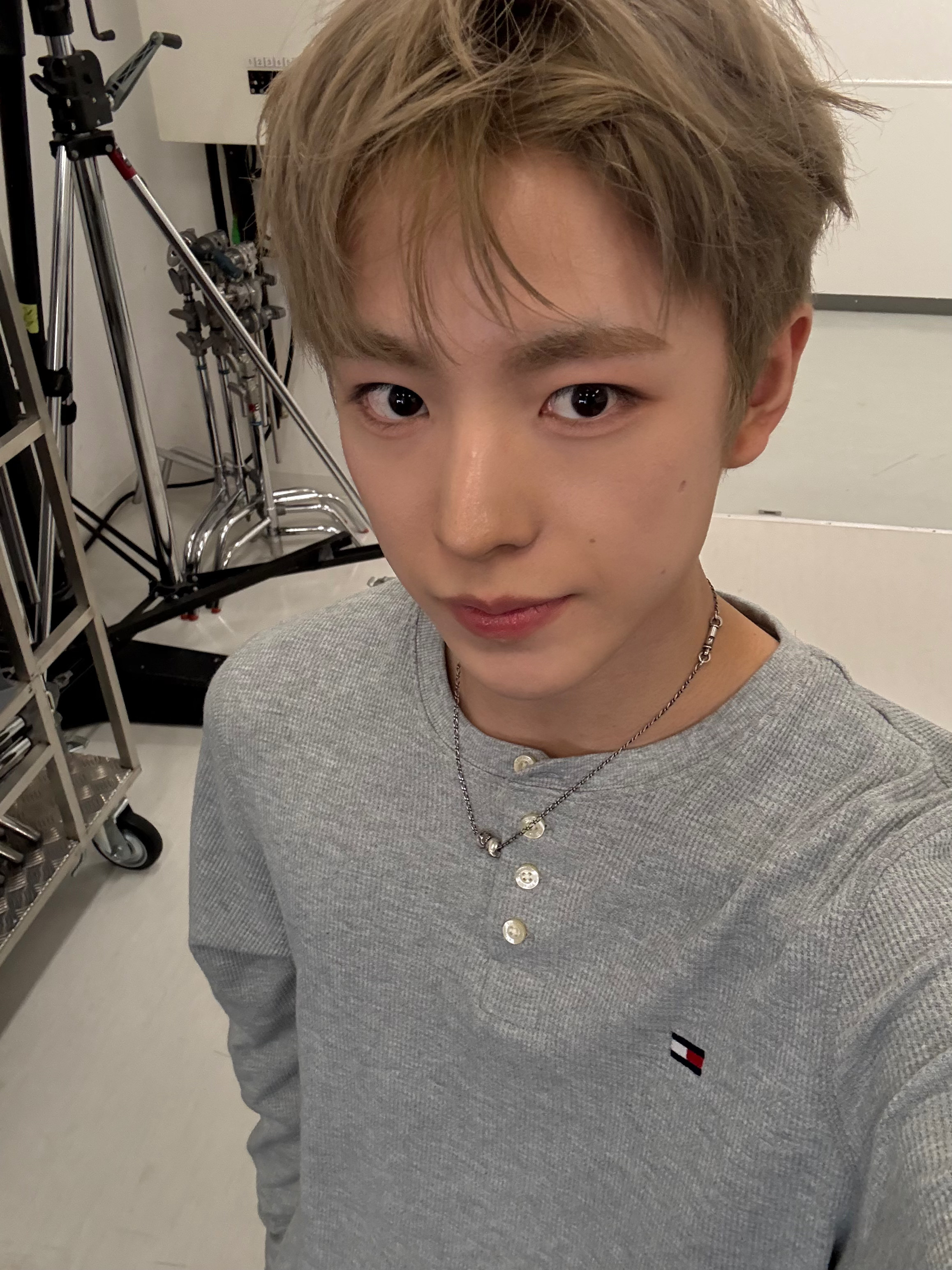 Tommy Hilfiger Thermal Sleep Henley Long Sleeve Grey Heather 착용 스타일