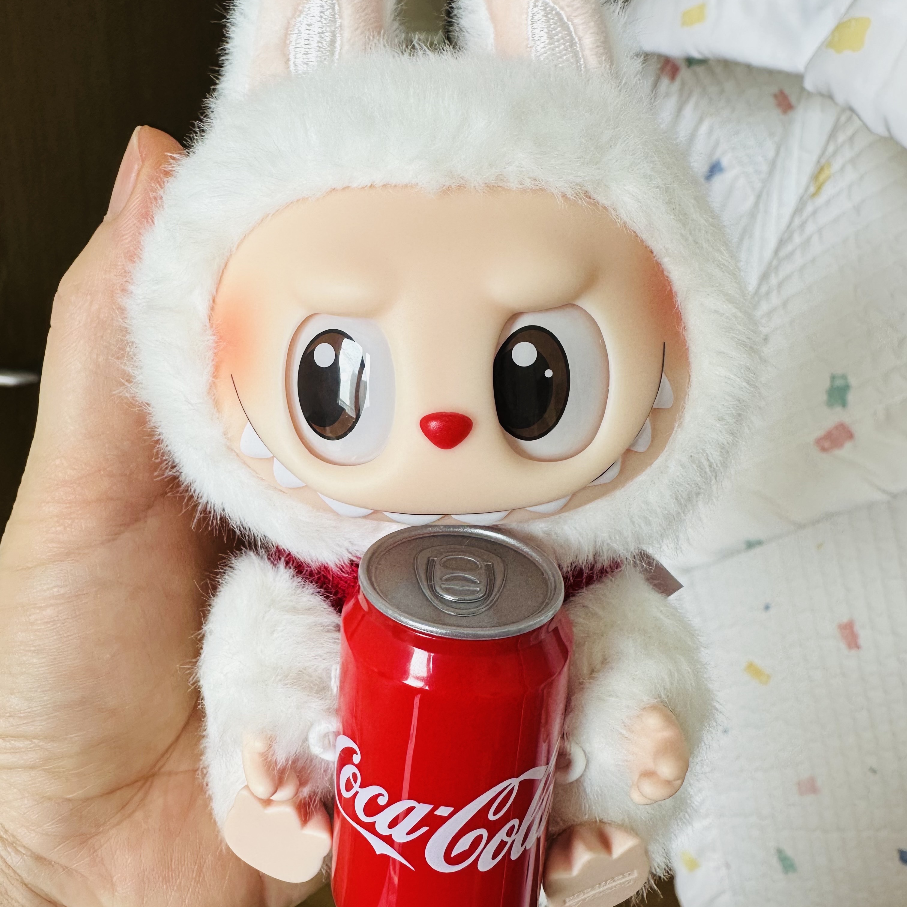 Pop Mart Labubu Coca Cola Series Happy Factor Keyring (Opened Case) 착용 스타일