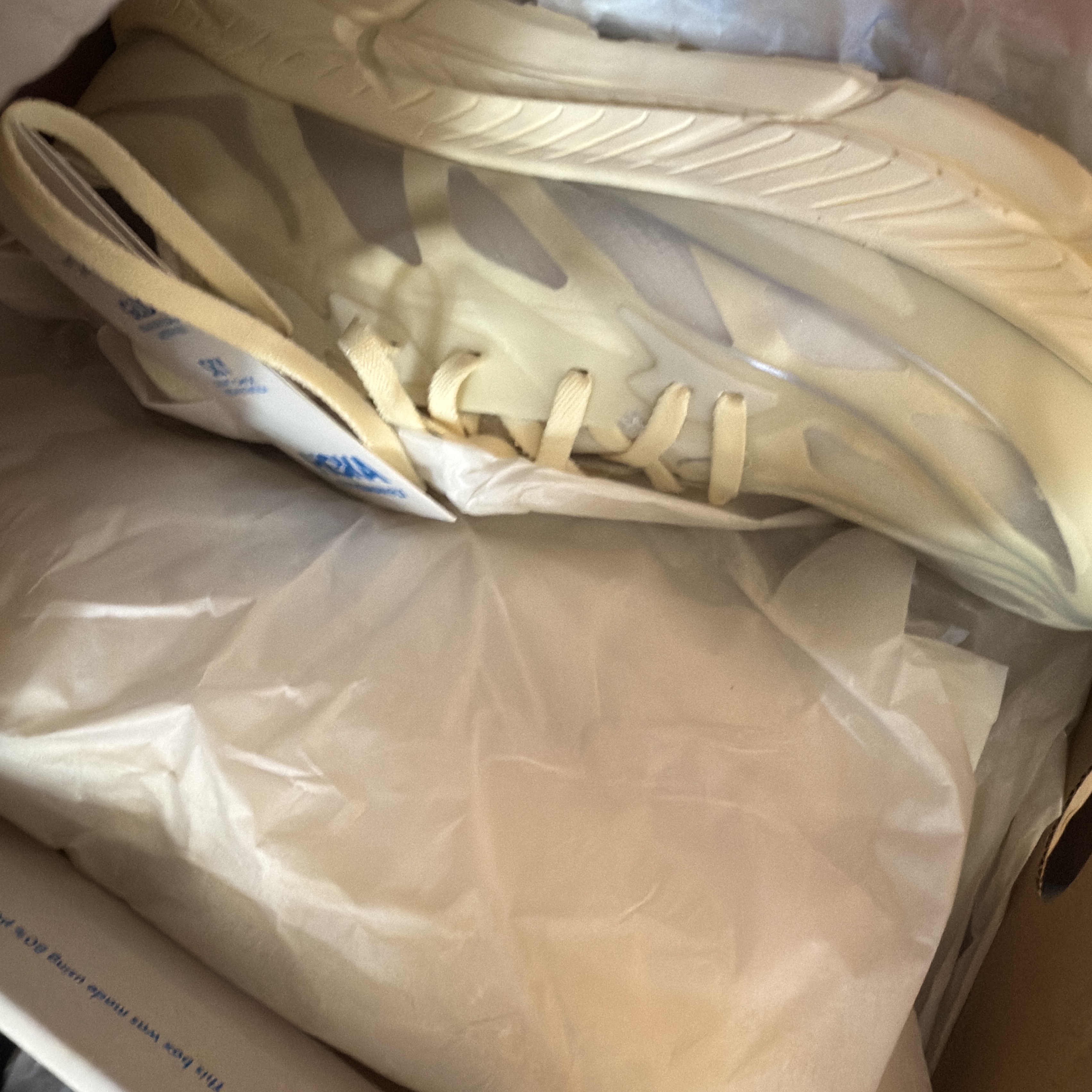 Hoka Mafate Speed 4 Lite Truffle Salt Vintage Yellow 착용 스타일