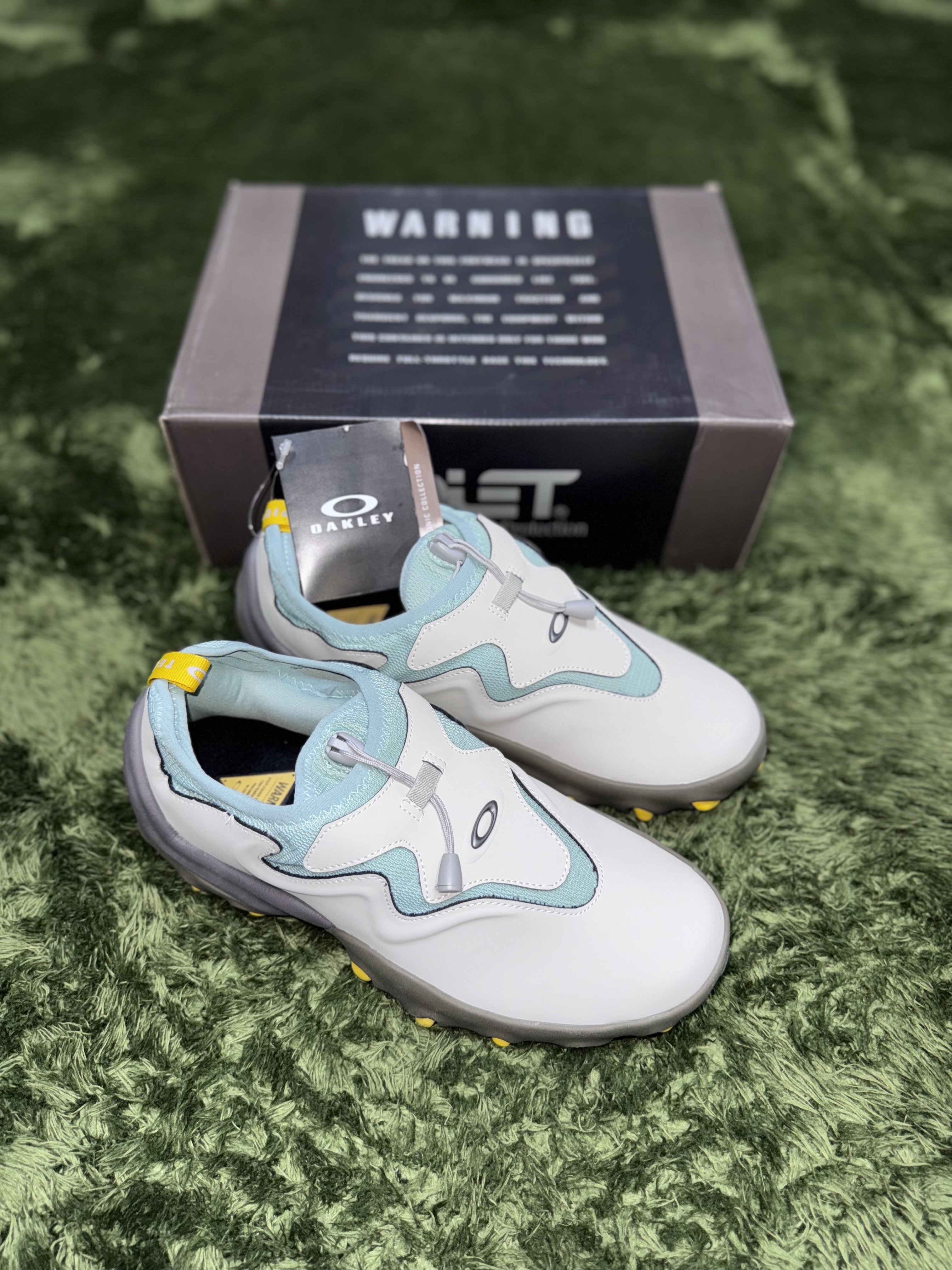 Oakley x Piet Teeth OG Slip-On Grey 착용 스타일 - 1