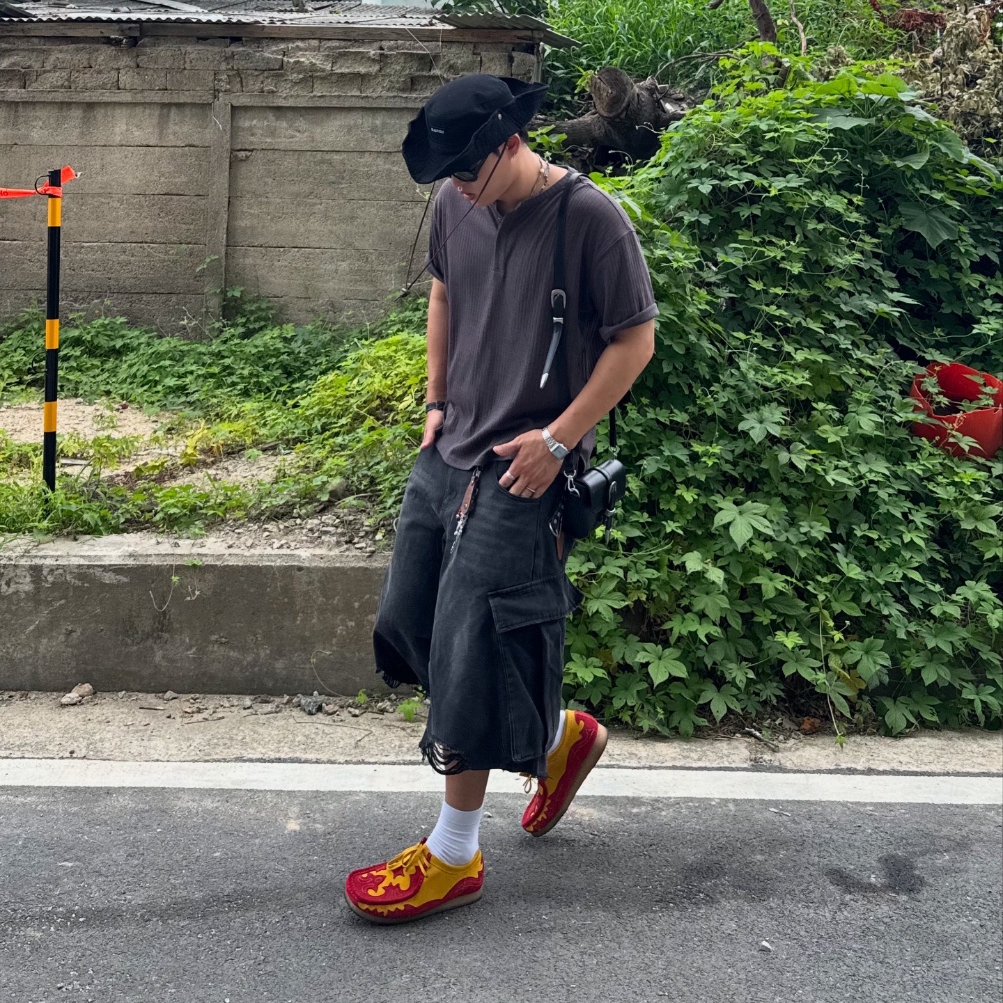 Clarks x Supreme Wallabee Gold 착용 스타일 - 1