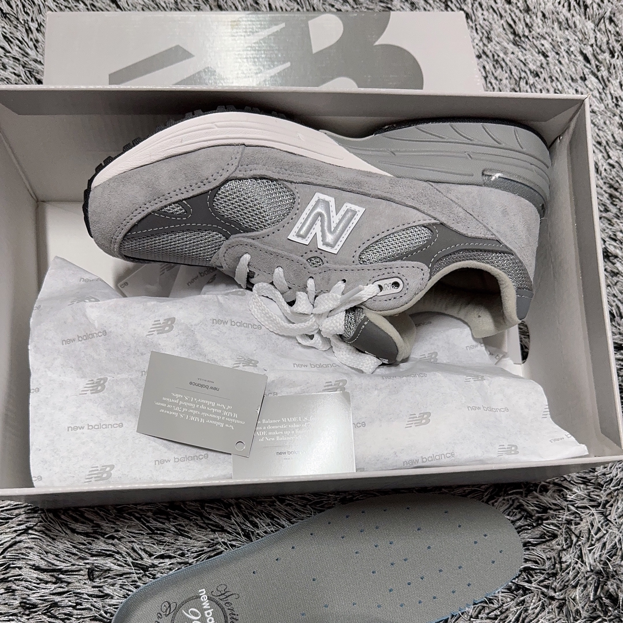 (W) New Balance 993 Made in USA Grey - B Standard 착용 스타일