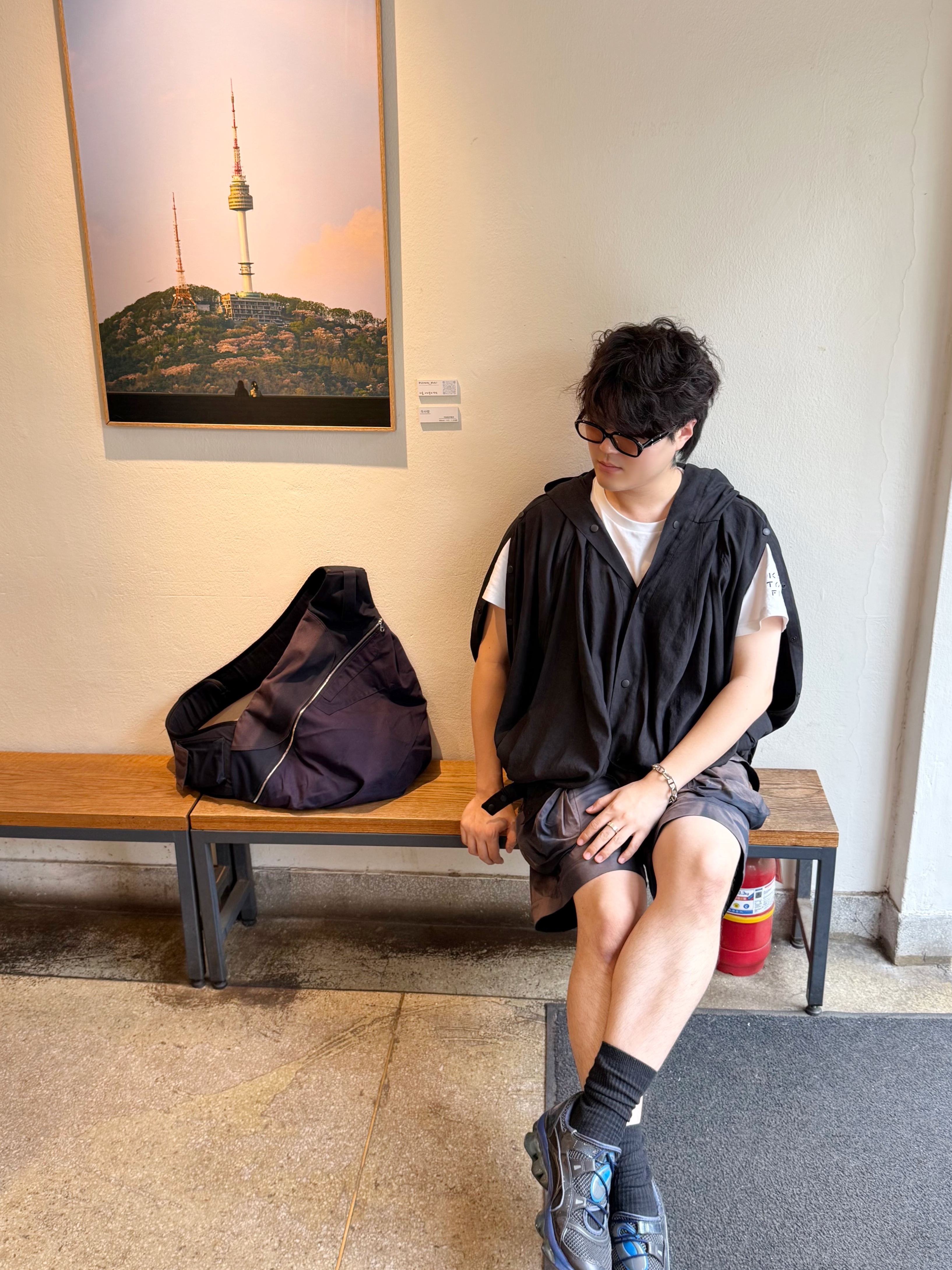Gentle Monster x Maison Margiela MM212 Black Brown, (W) Asics x Kiko Kostadinov x Hysteric Glamour Gel-Quantum Lylia Pure Silver Blue Expanse 착용 스타일 - 1