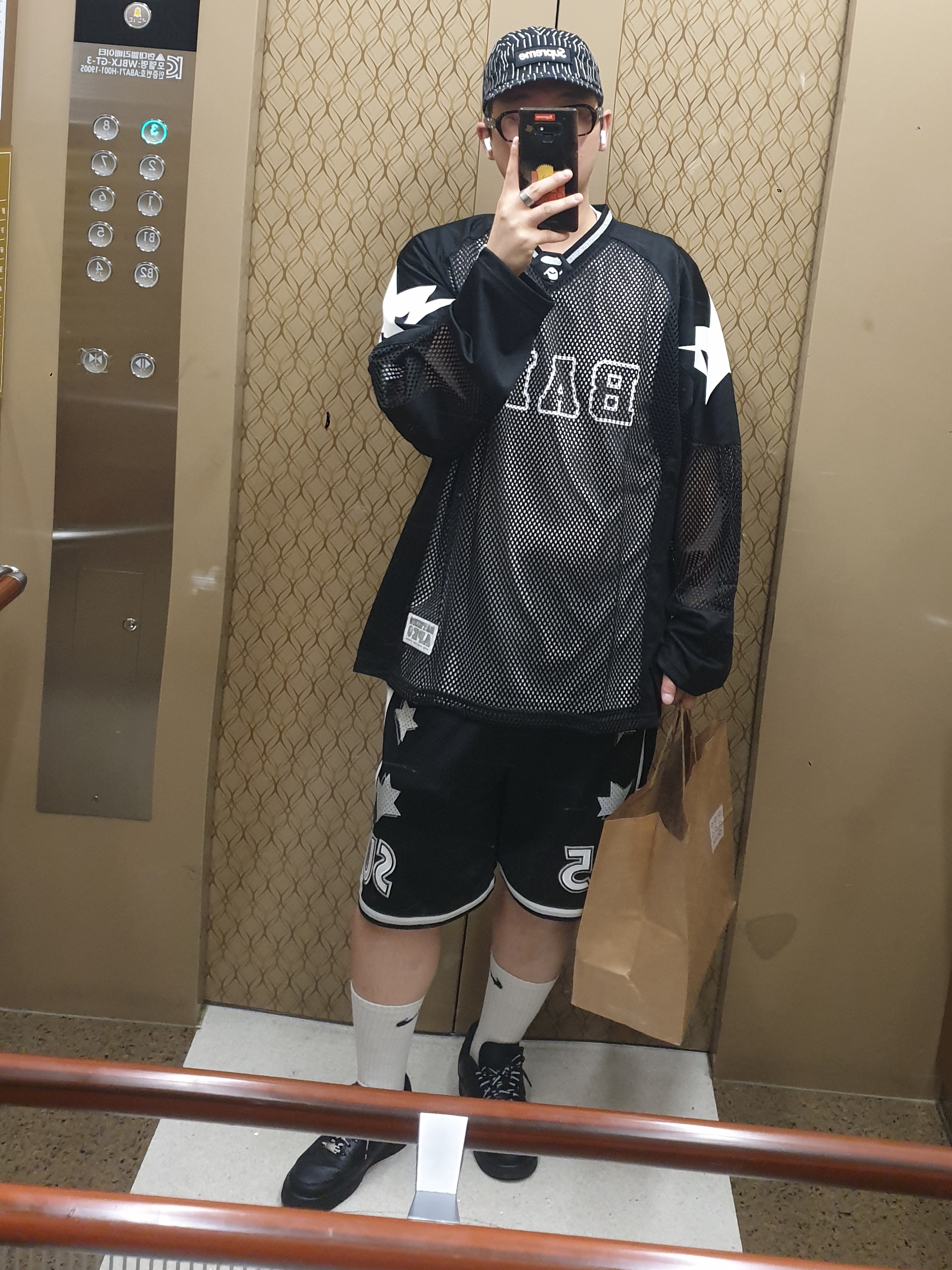 BAPE Line Camo Multi Logo Relaxed Fit Football Jersey Black, Supreme Military Camp Cap Black Raindrop - 24FW 착용 스타일