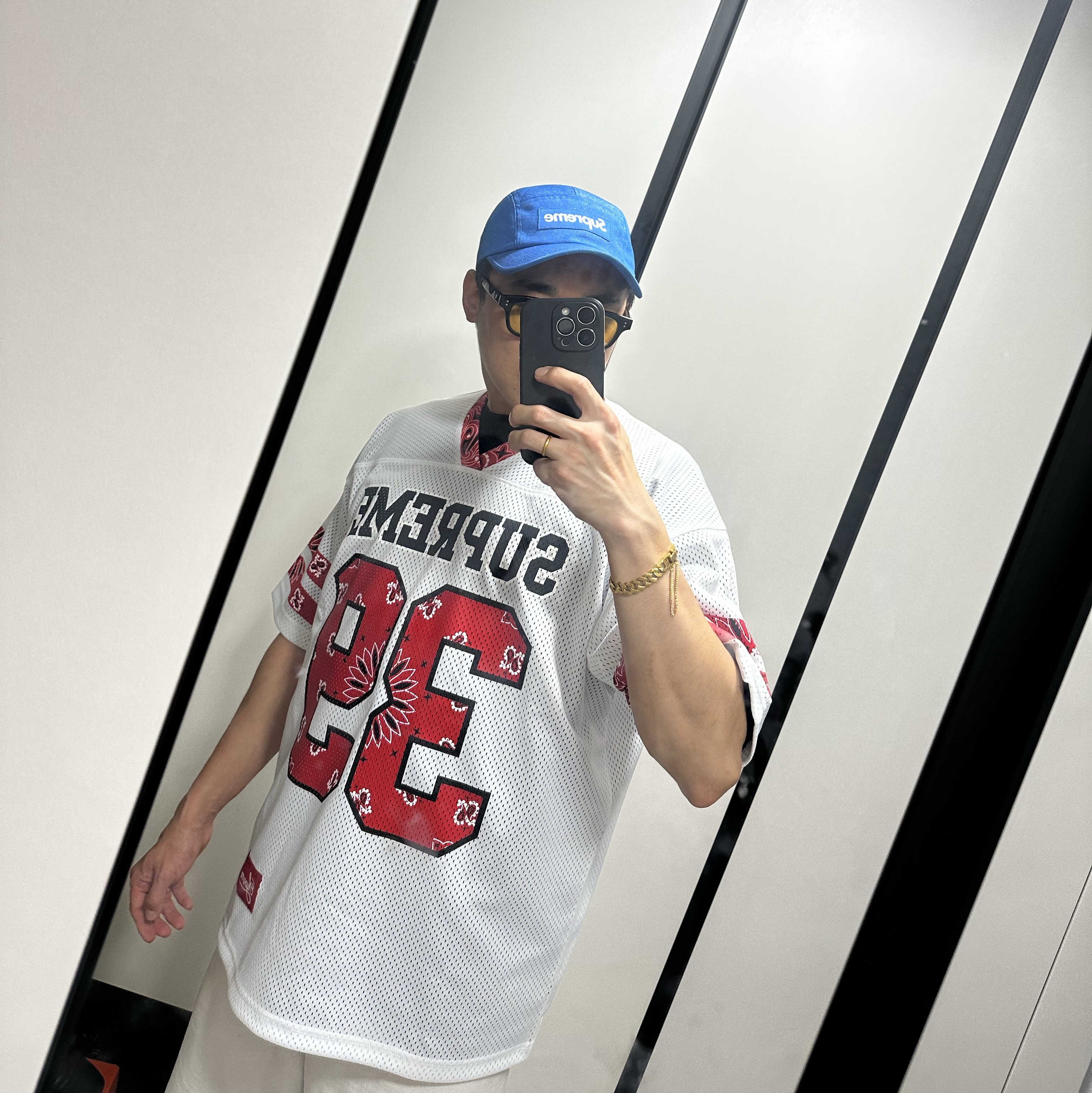 Supreme Bandana Football Jersey White - 25SS, Supreme Spiderweb Football Jersey Black - 24SS 착용 스타일