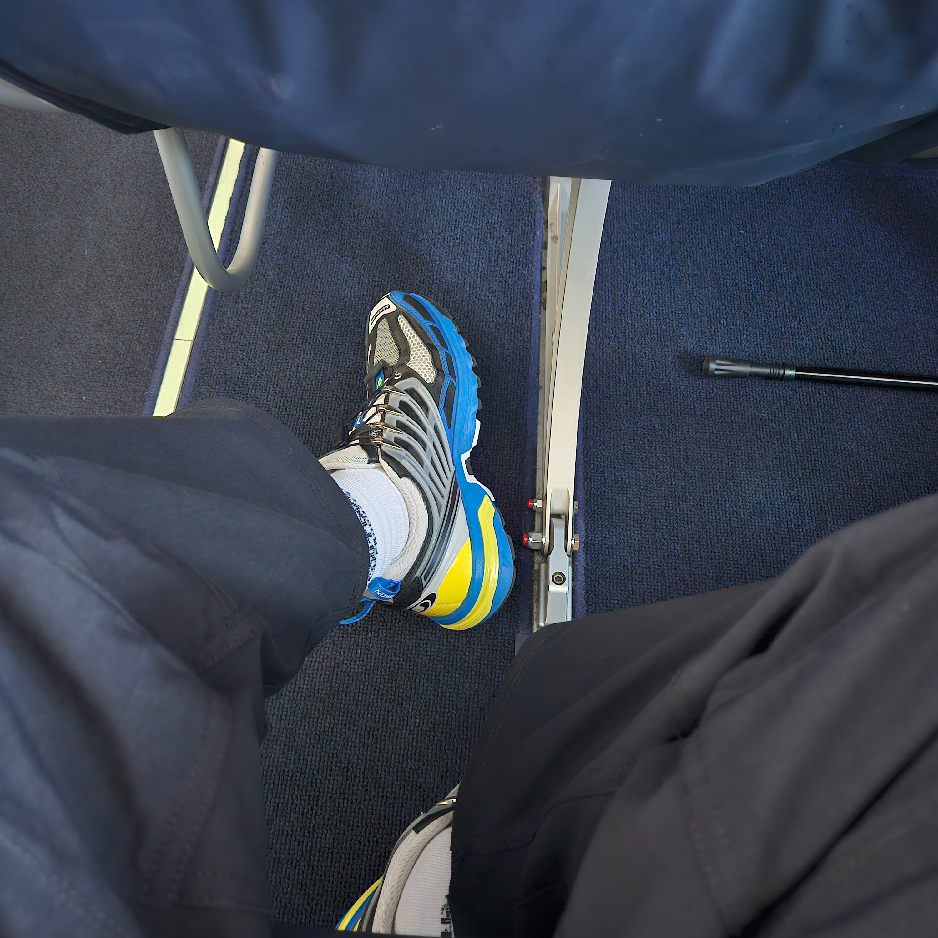Salomon ACS Pro Lapis Blue Black 착용 스타일