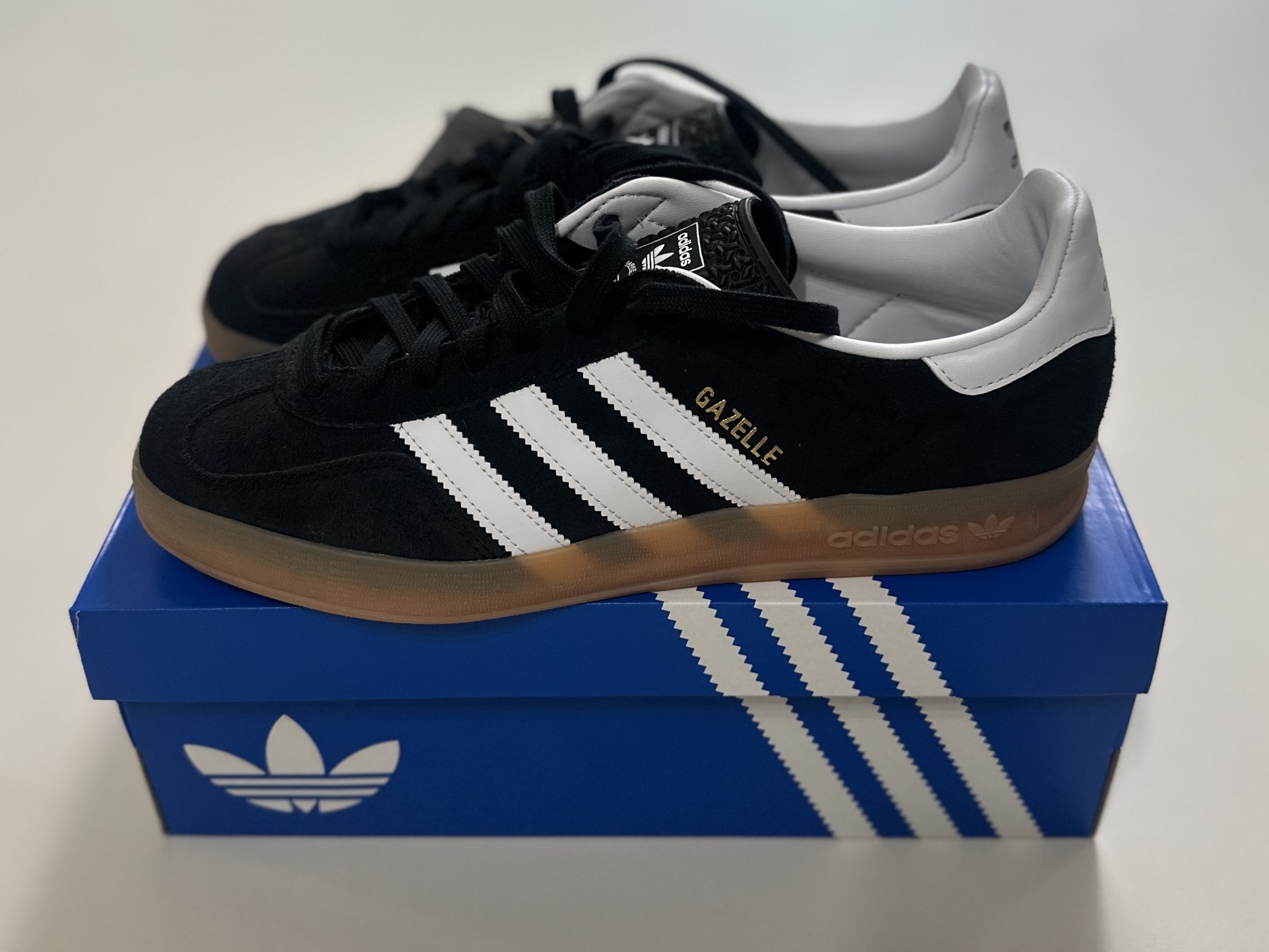 Adidas Gazelle Indoor Core Black Cloud White 착용 스타일