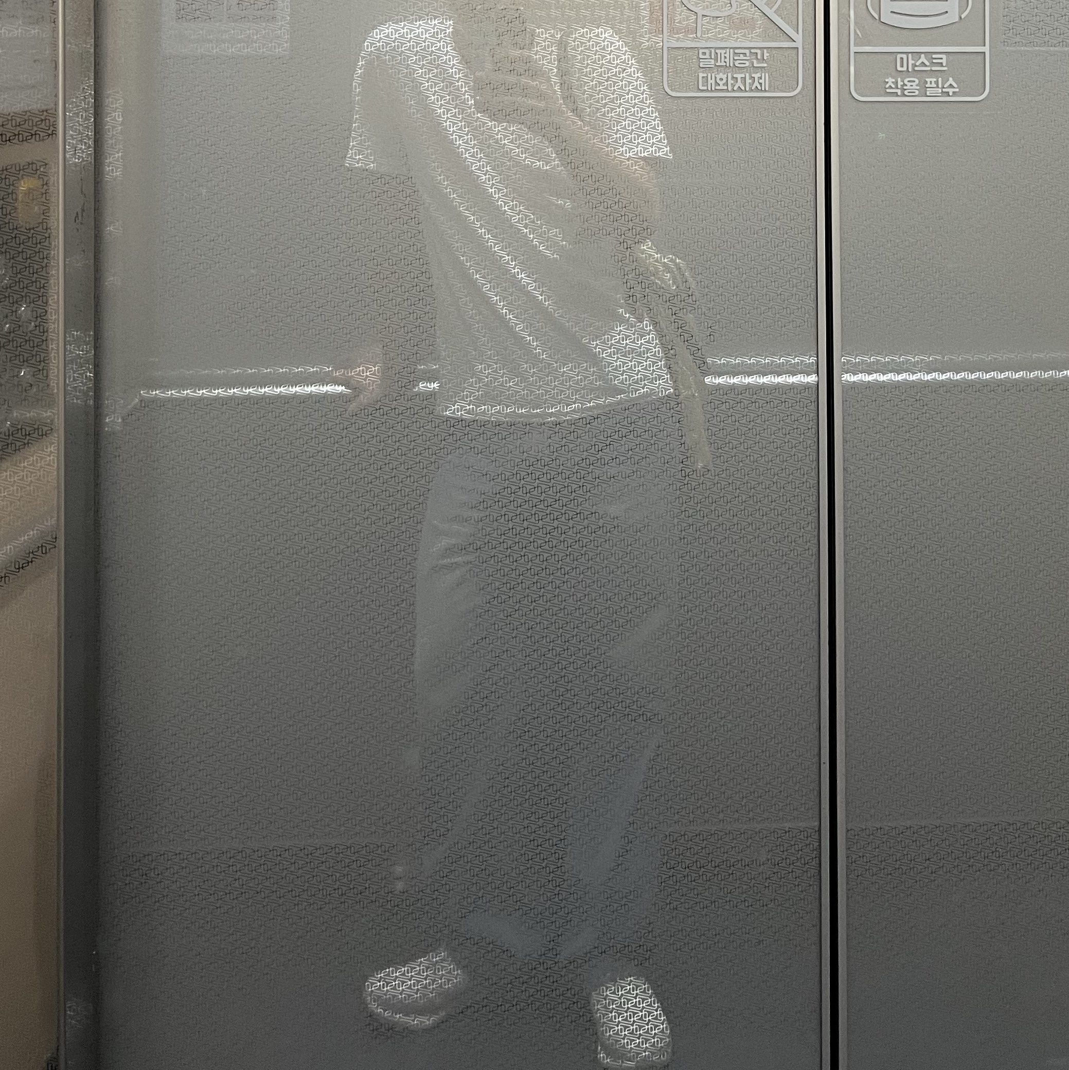 On Running x Post Archive Faction (Paf) Cloudventure Peak Ice Moon, Dr. Martens 1461 Mono Black 착용 스타일 - 1