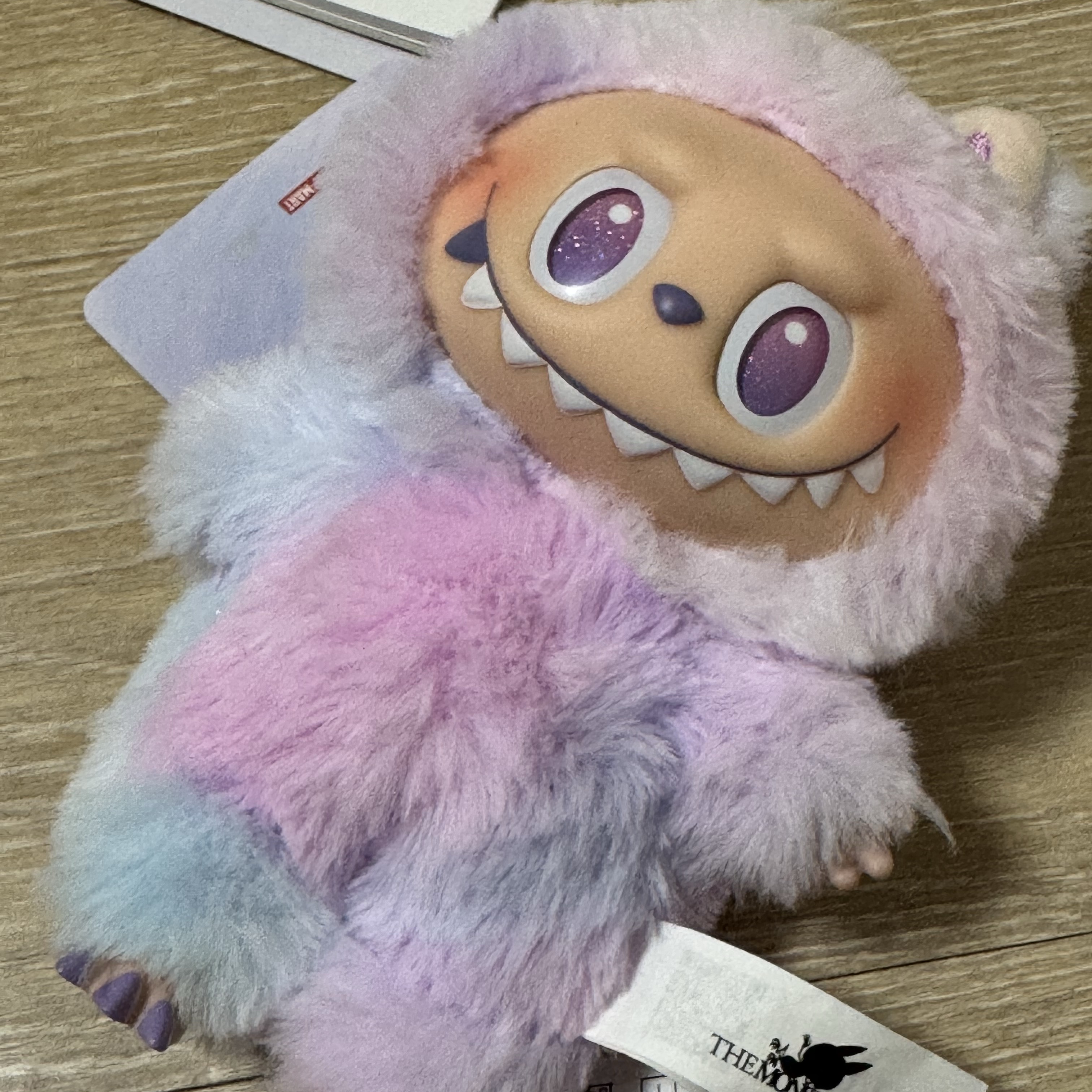 Pop Mart Labubu The Monsters Highlight Series Sealed Case (1 Blind Box) 착용 스타일