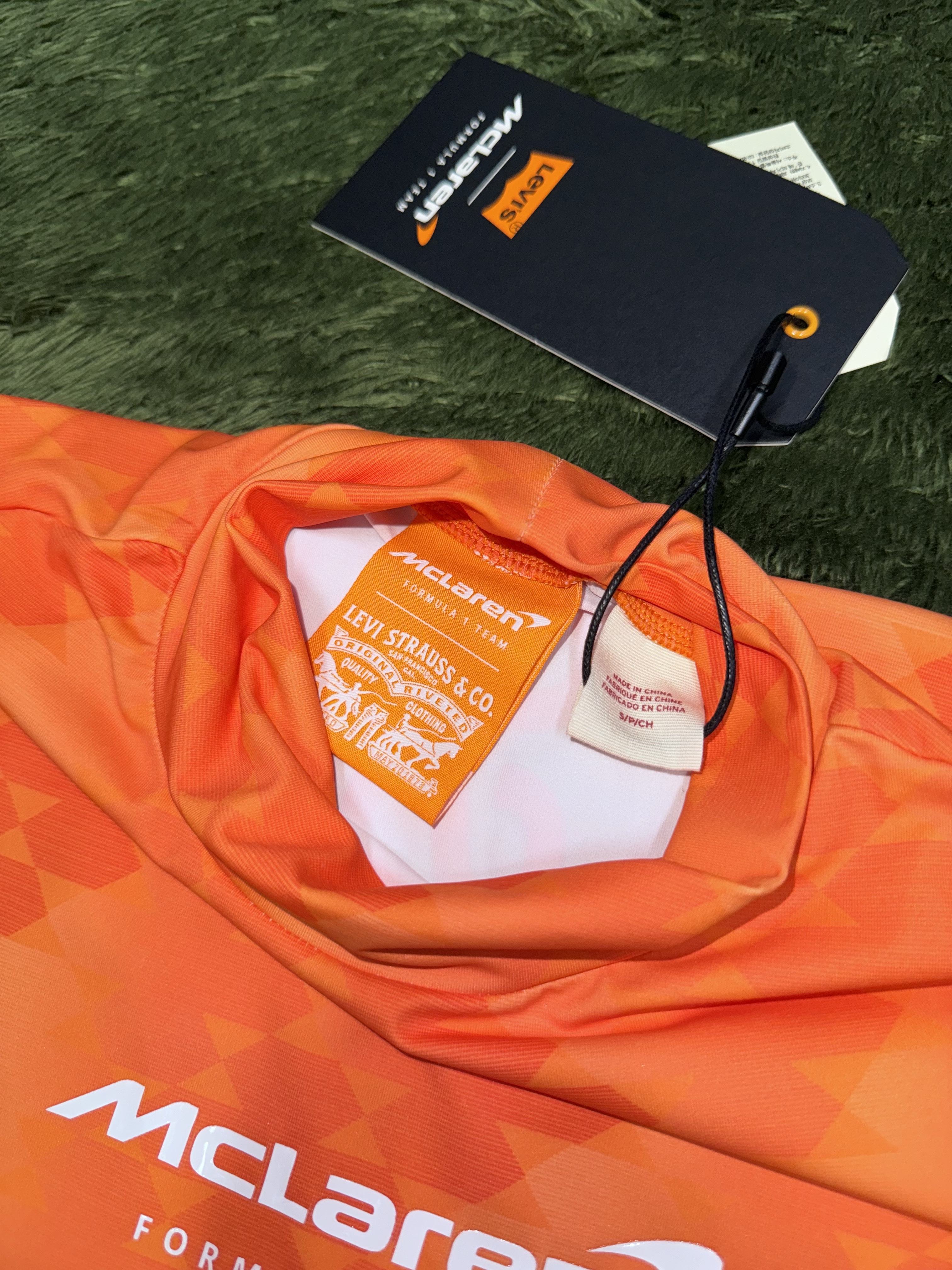 (W) Levi's x McLaren Second Skin Orange 착용 스타일 - 3