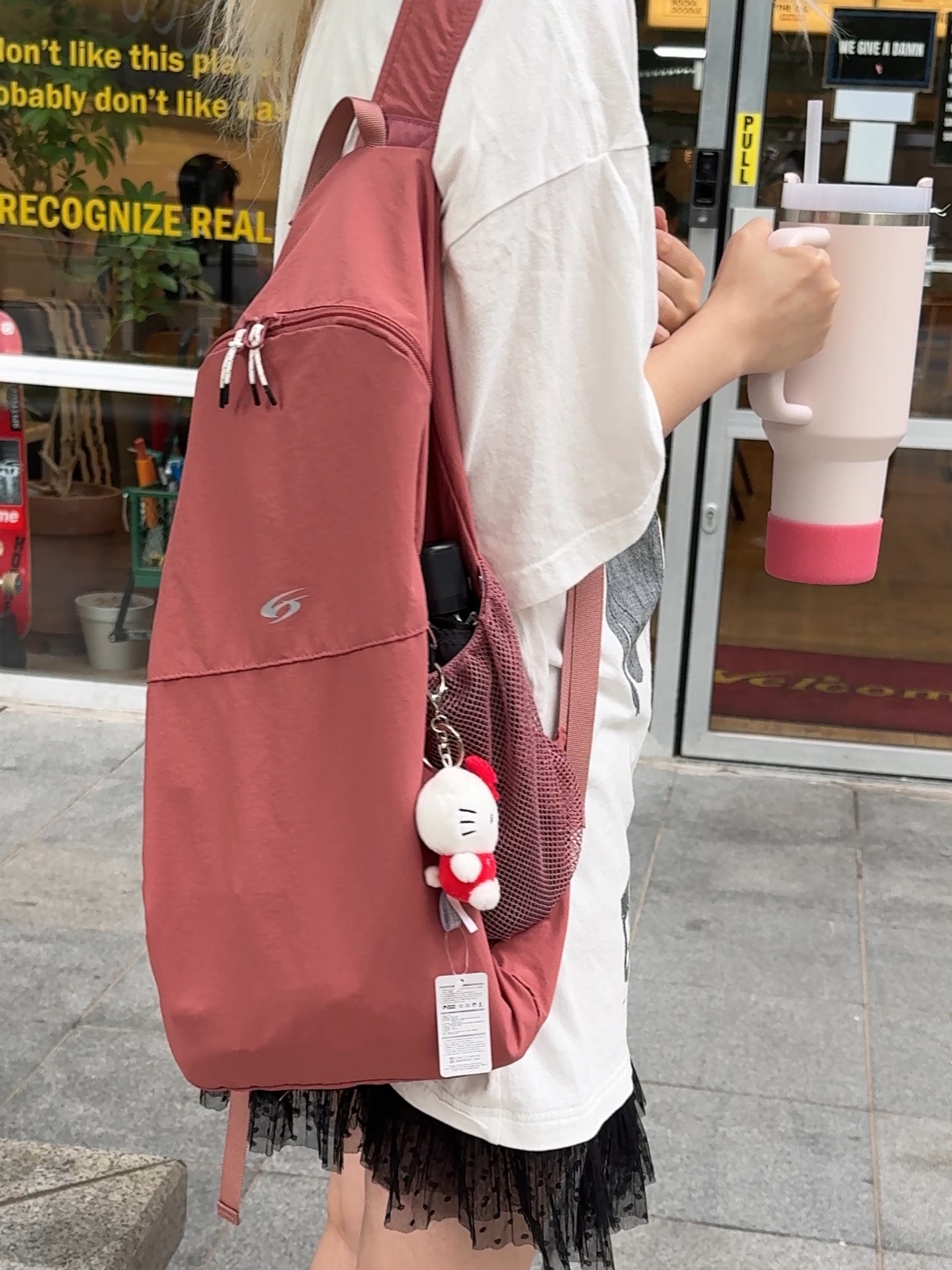 Sports Dept Light Packable Backpack Dusty Pink, Stanley The Quencher H2.0 FlowState Tumbler 1.18L Rose Quartz 2.0 착용 스타일 - 1