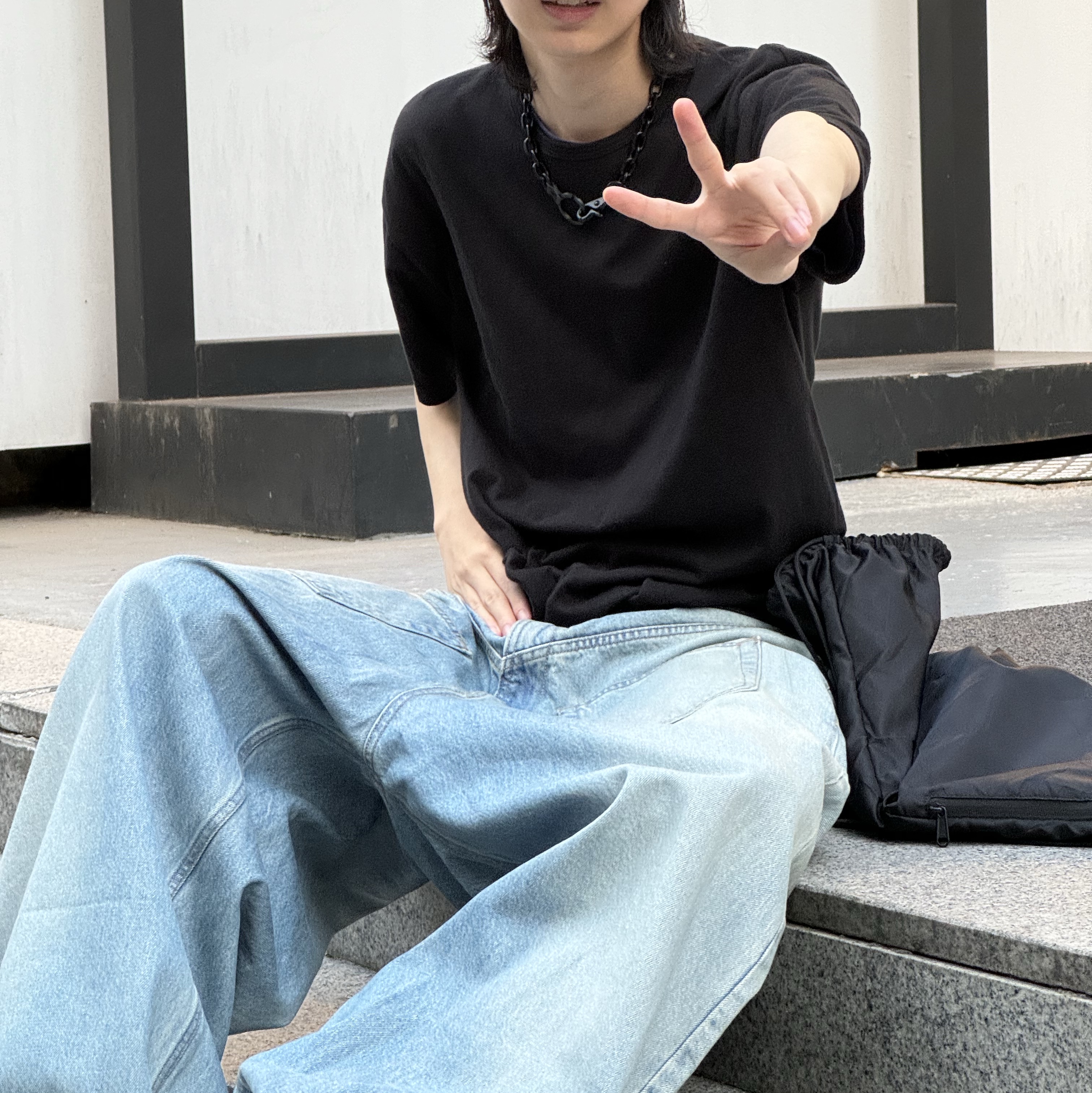 Our Legacy Ladon Keychain Necklace Metal Black, Project G/R Coated Backward Denim Blue 착용 스타일 - 2