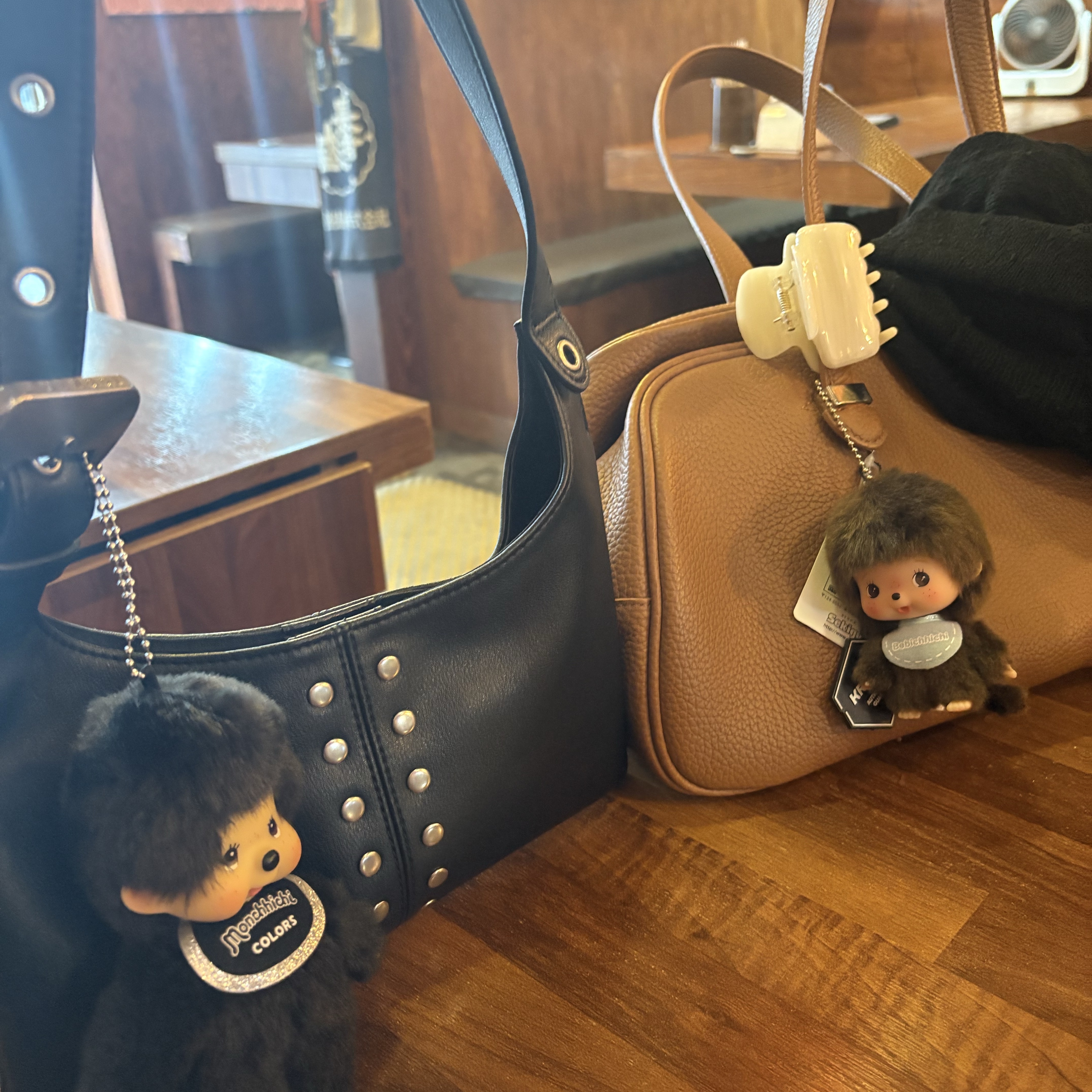 Monchhichi Colors Key Chain Black 착용 스타일