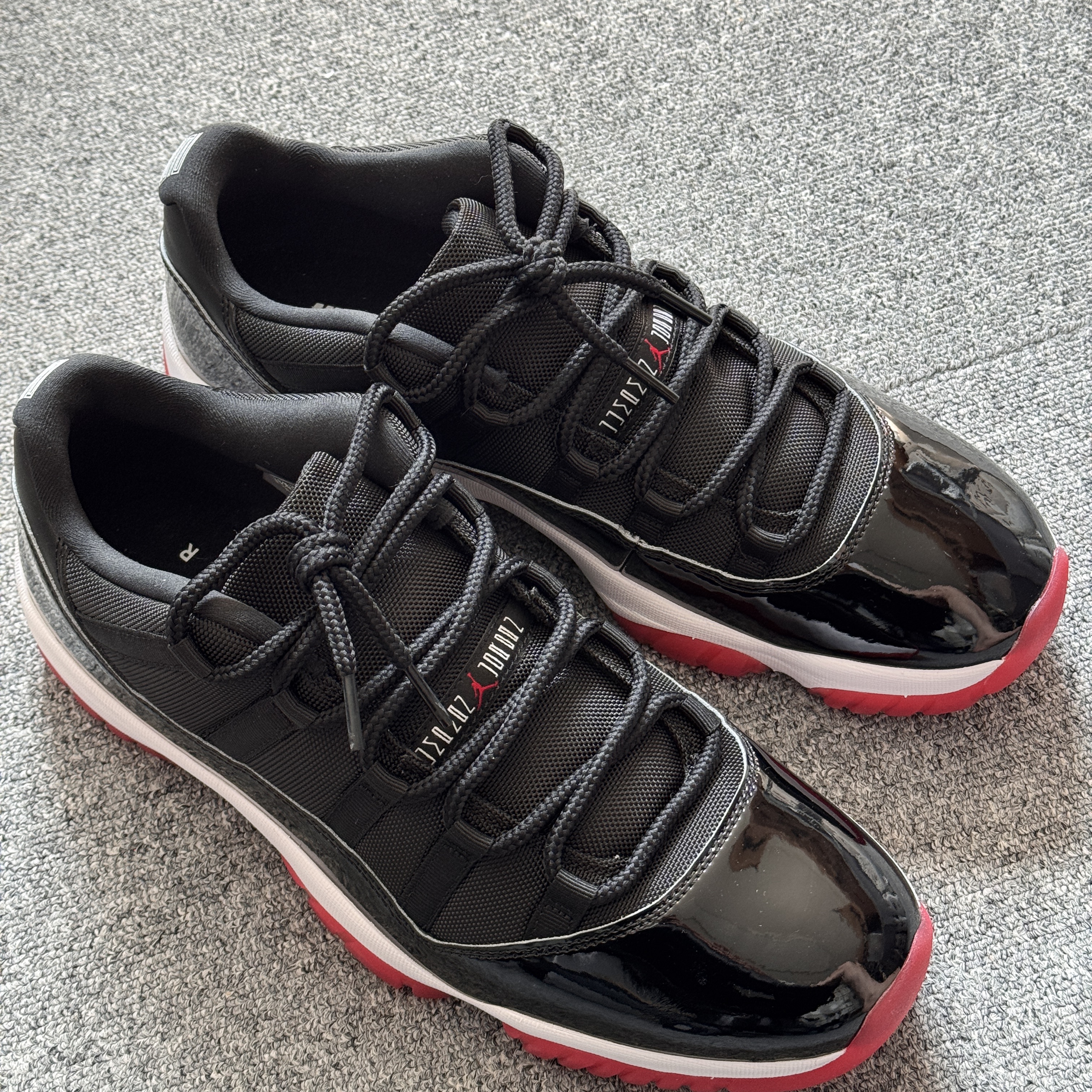 Jordan 11 Retro Low Bred 2025 착용 스타일 - 1