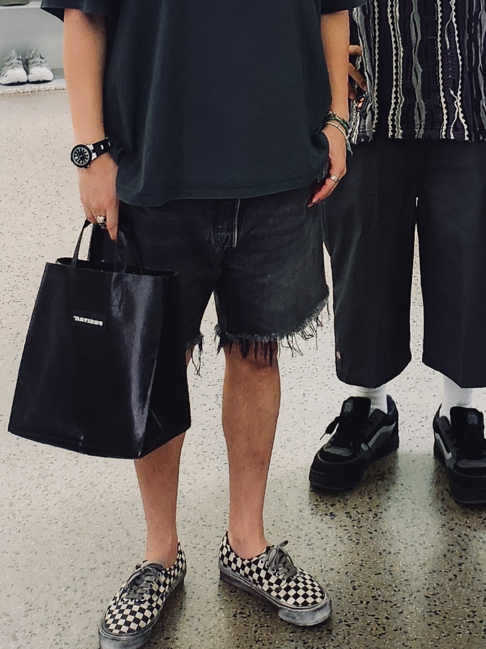 FREITAG Boutique Unisex F52 MIAMI VICE 0045 Tote Bag, Vans Vault OG Authentic LX Stressed Black Checkerboard 착용 스타일