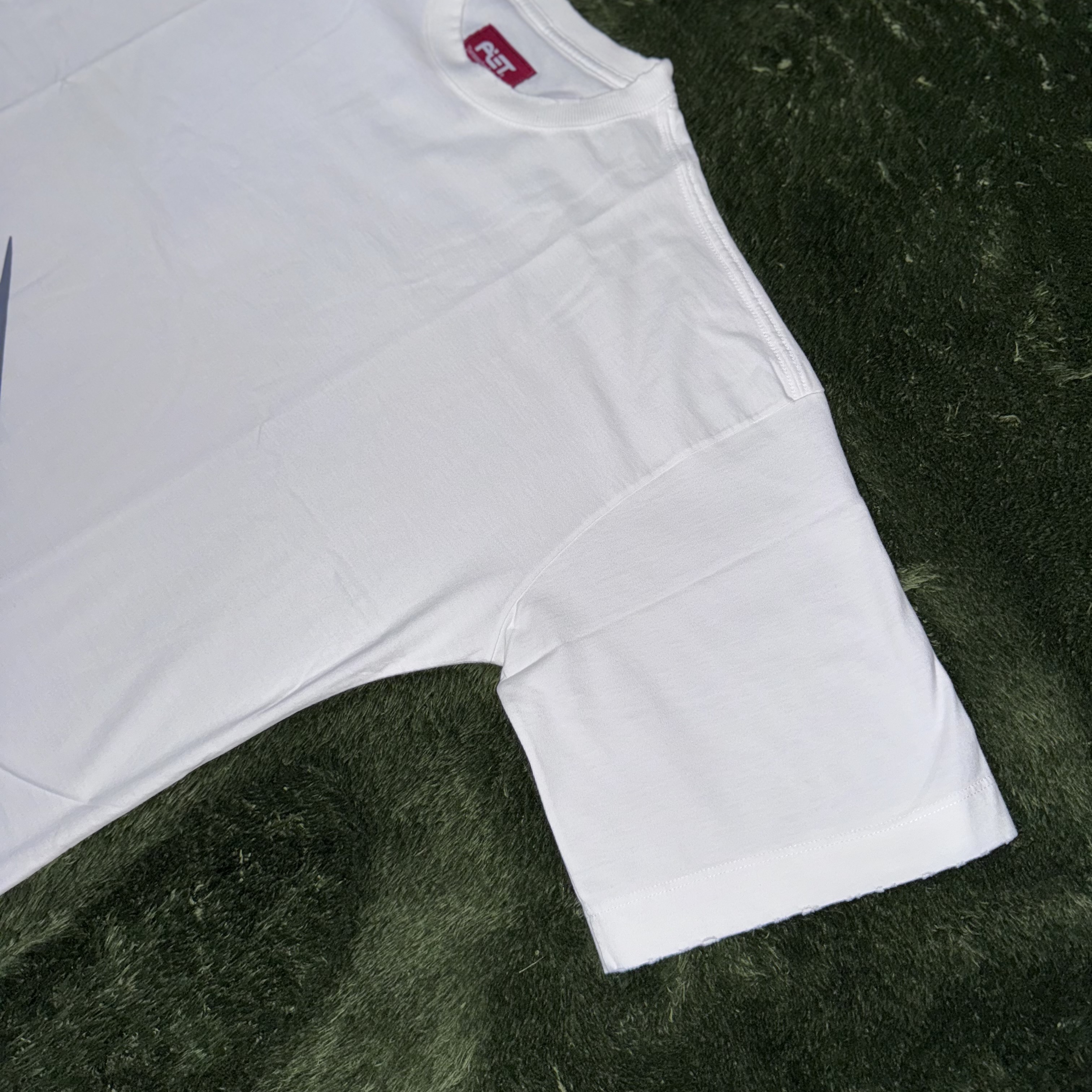 Oakley x Piet Static Logo T-Shirt Off White 착용 스타일 - 4