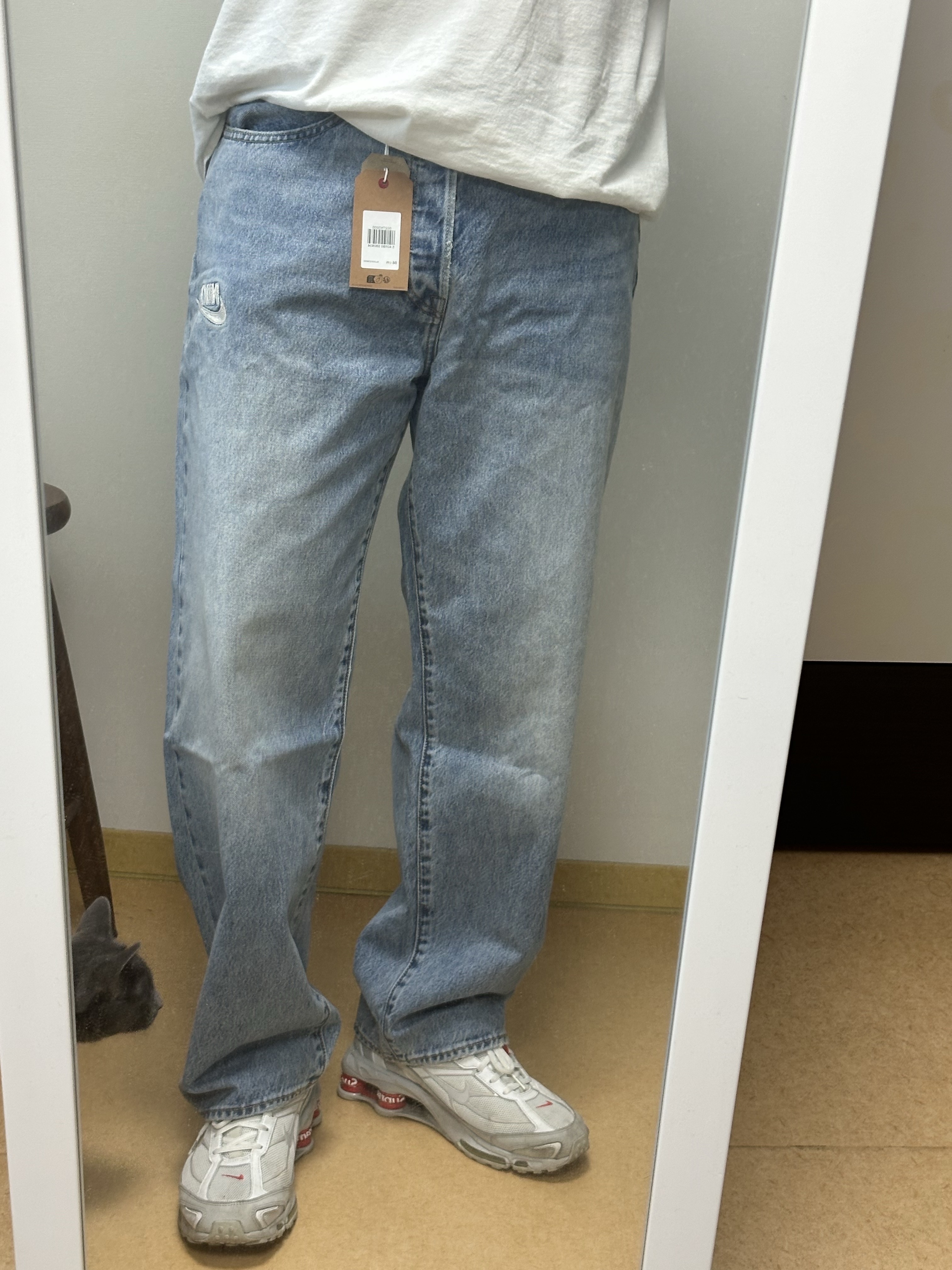 Levi's x Nike Baggy Jeans Light Blue 착용 스타일 - 2