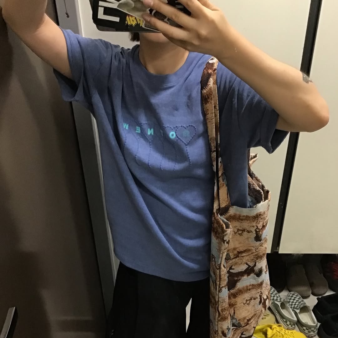 Not New Heart Balloon T-Shirt Blue, Not New Pattern Tote Bag Horse 착용 스타일 - 2