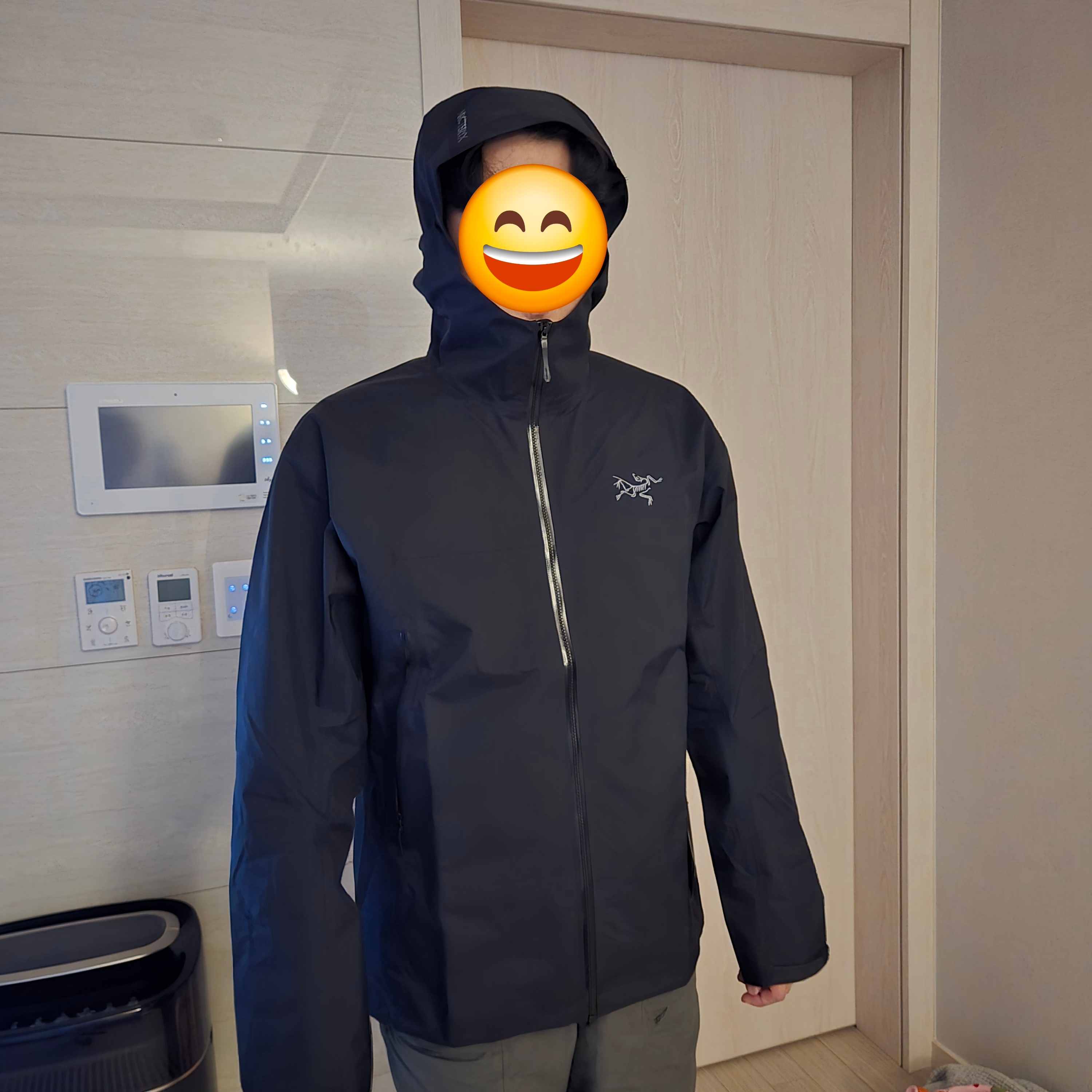 Arc'teryx Beta Jacket Black 착용 스타일