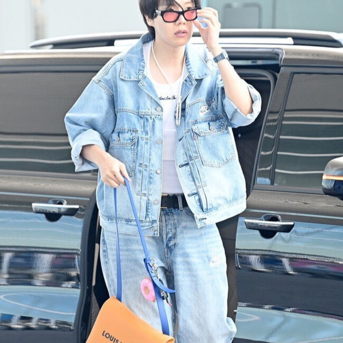 Levi's x Nike Trucker Jacket Light Blue 착용 스타일 - 2