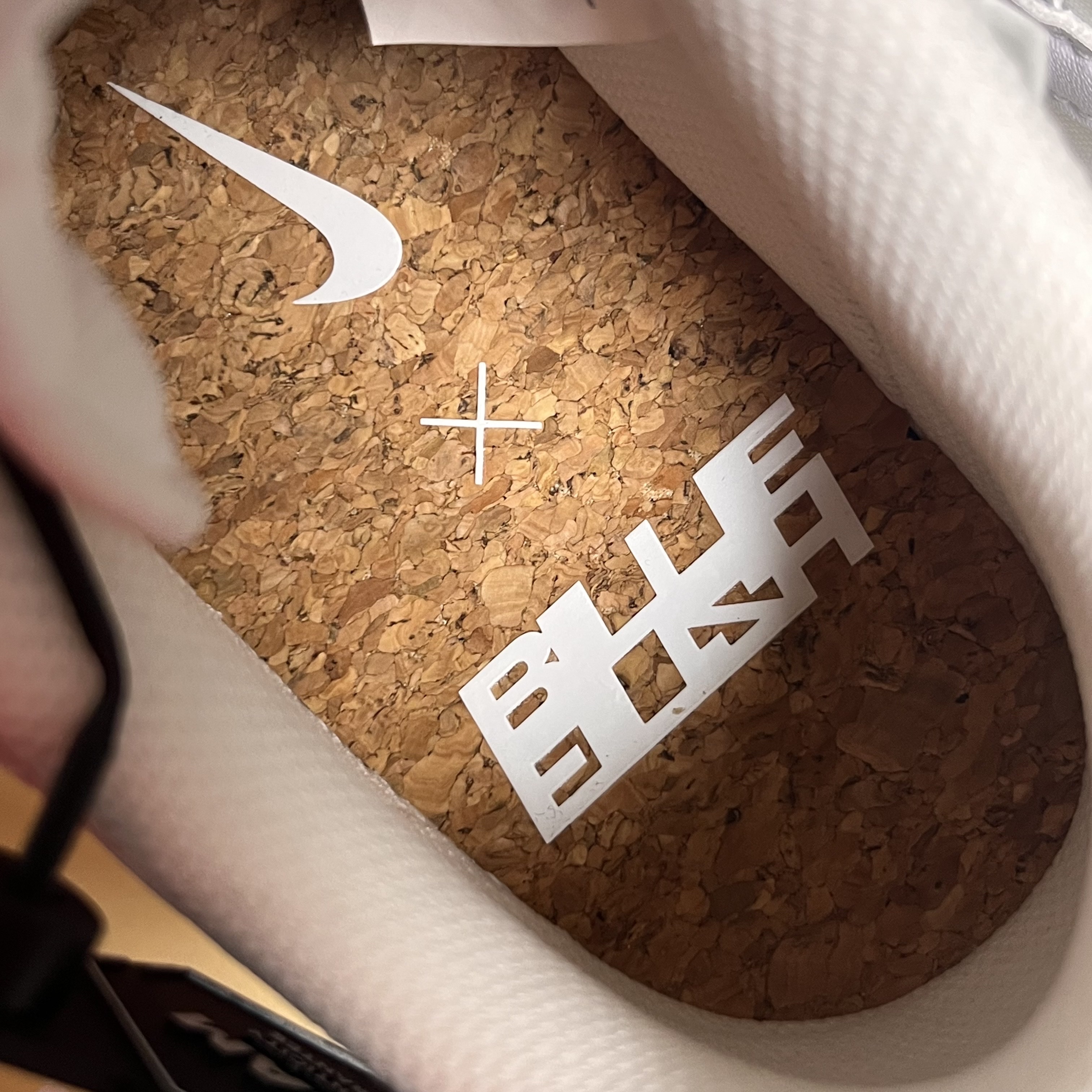 Nike x Billie Eilish Air Force 1 Low SP Triple White 착용 스타일 - 3