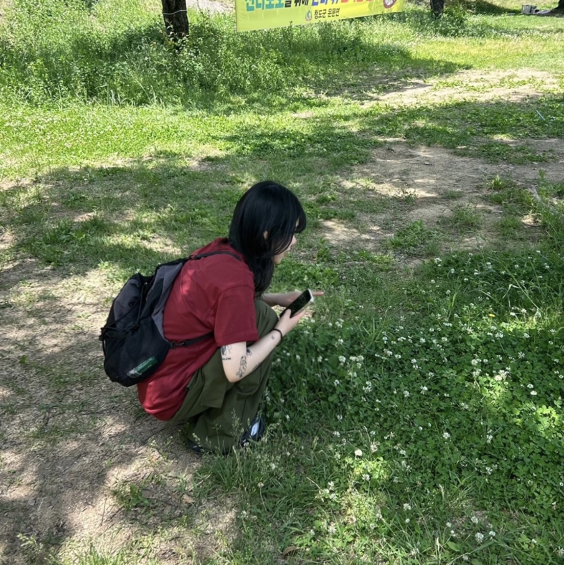 (W) Keen Shanti Black Dawn Blue, NOMANUAL C.B String Bag Charcoal 착용 스타일 - 1