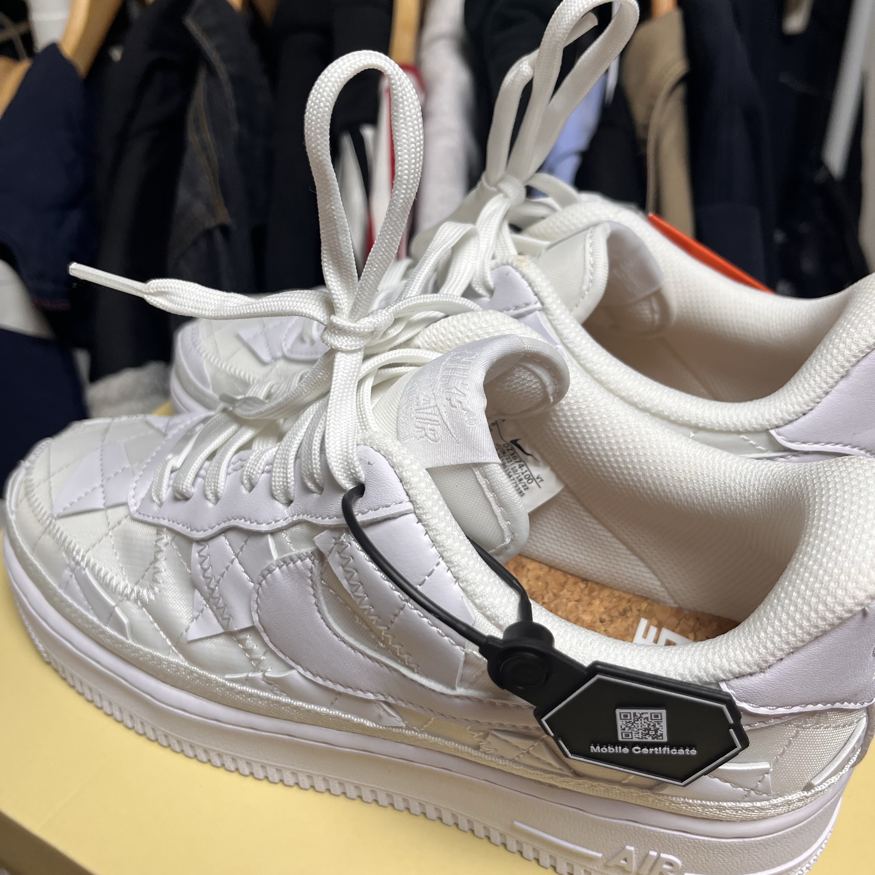 Nike x Billie Eilish Air Force 1 Low SP Triple White 착용 스타일 - 4