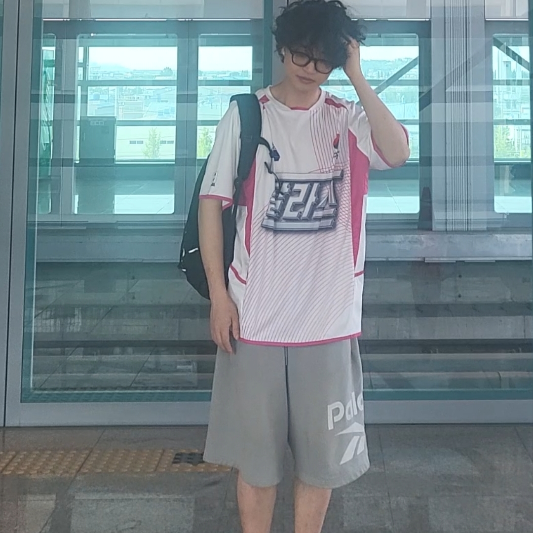 팔라스 서울 2 서울 저지 화이트 핑크 - 25SS | Palace | KREAM