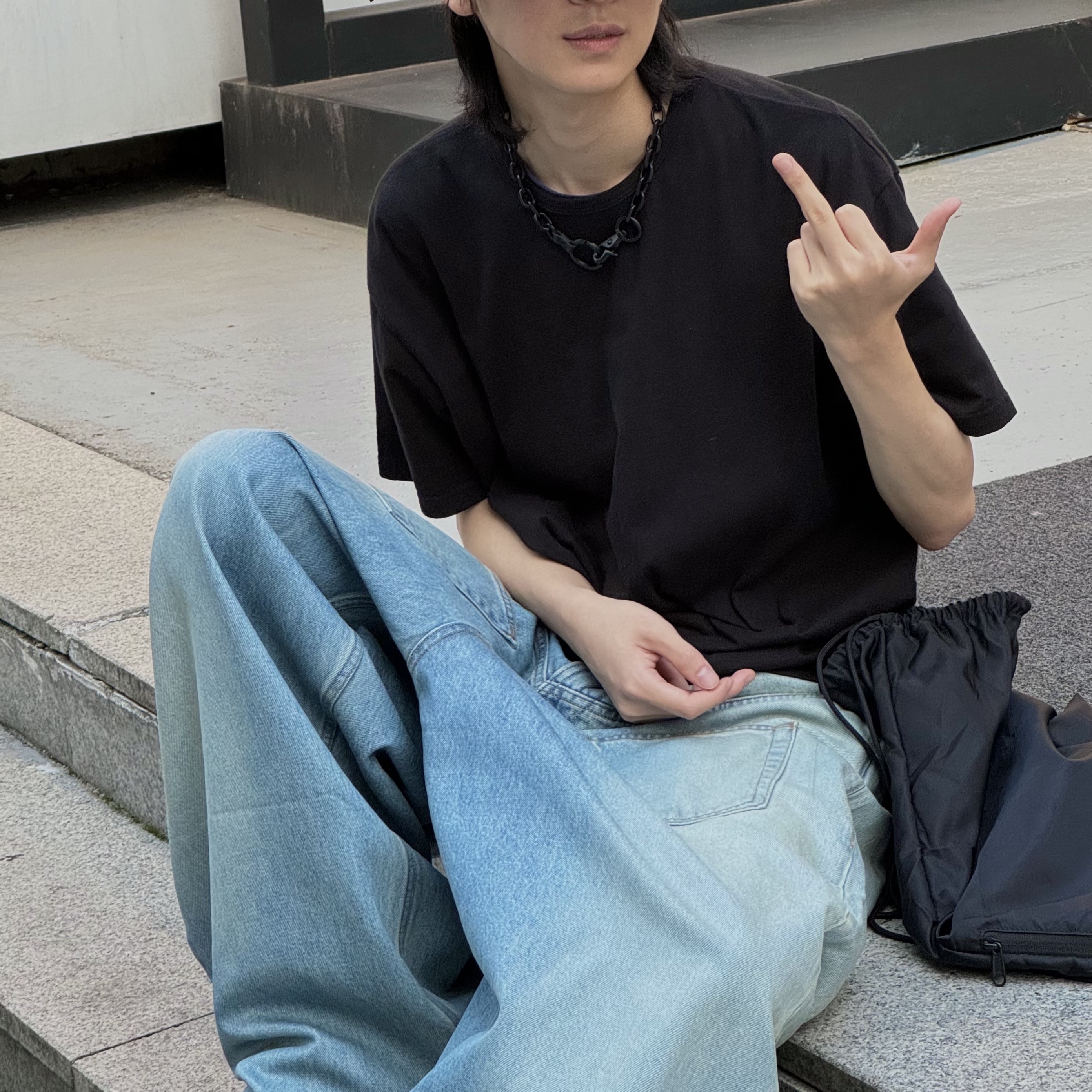 Our Legacy Ladon Keychain Necklace Metal Black, Project G/R Coated Backward Denim Blue 착용 스타일 - 1