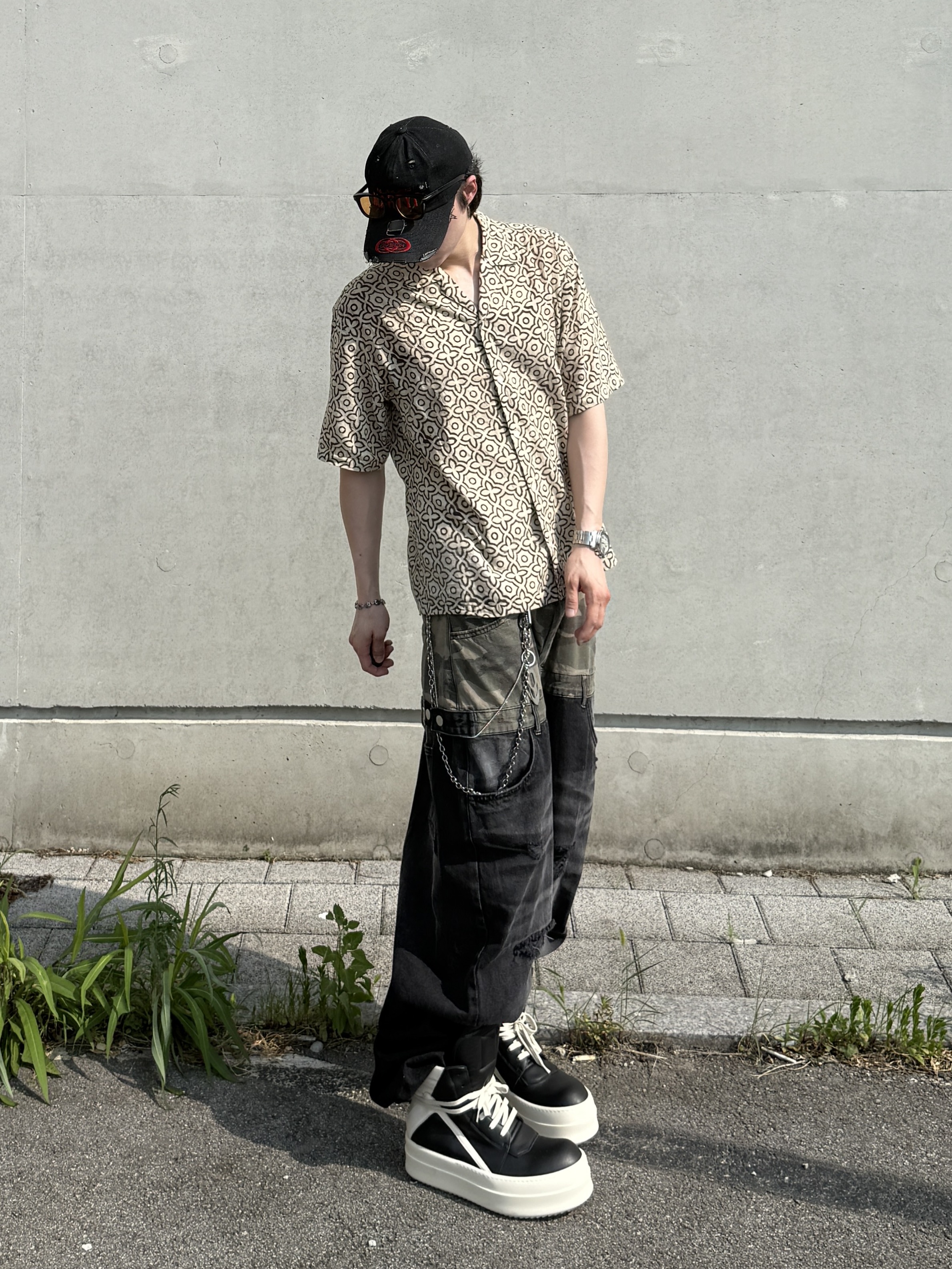 Rick Owens Hollywood Mega Bumper Geobasket in Full Grain Calf Leather Black Milk, MJD x Kamien Double Hole Belt Oak Brown 착용 스타일 - 1