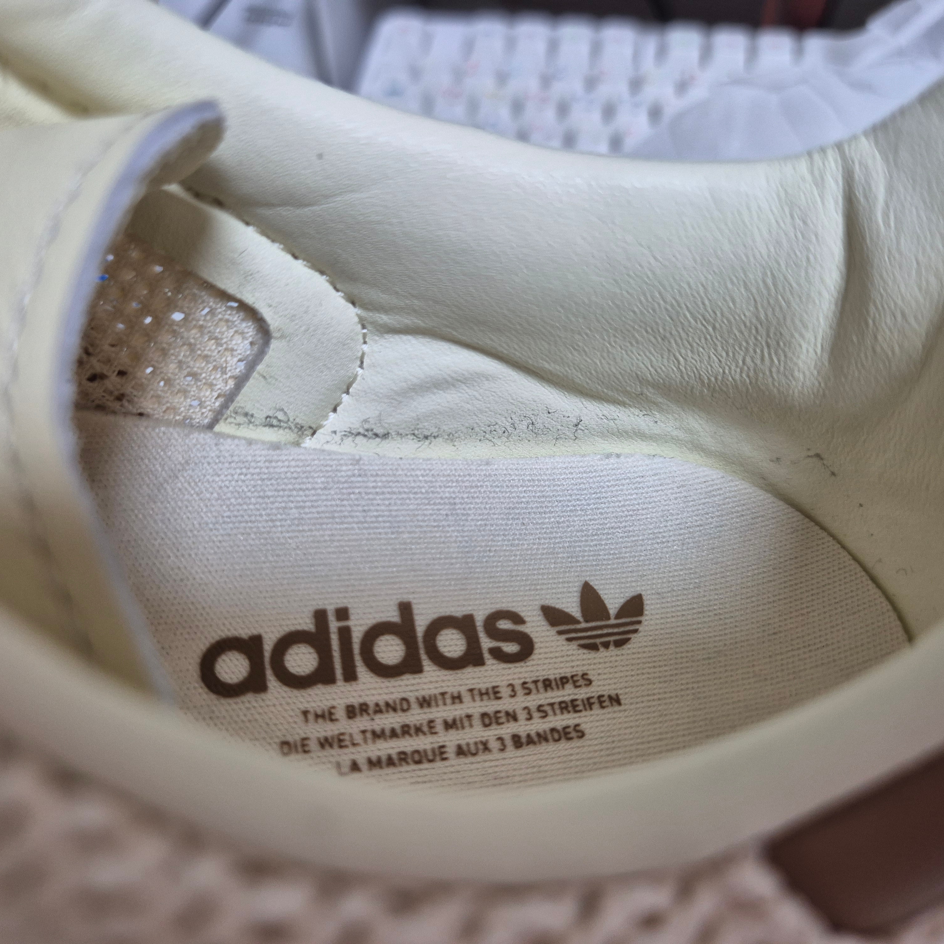 Adidas Originals Samba OG Cream White Cardboard 착용 스타일 - 3
