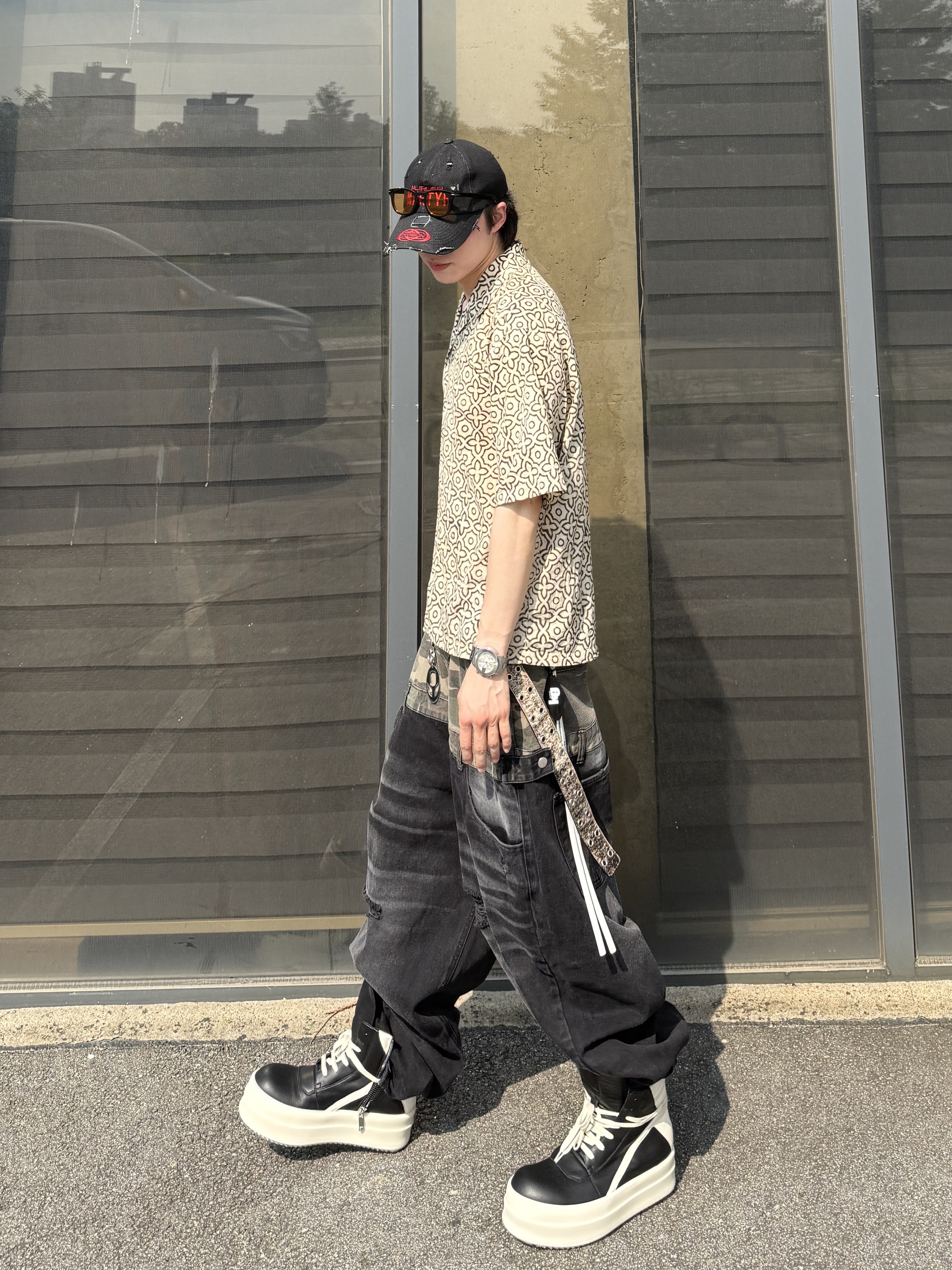 Rick Owens Hollywood Mega Bumper Geobasket in Full Grain Calf Leather Black Milk, MJD x Kamien Double Hole Belt Oak Brown 착용 스타일 - 6