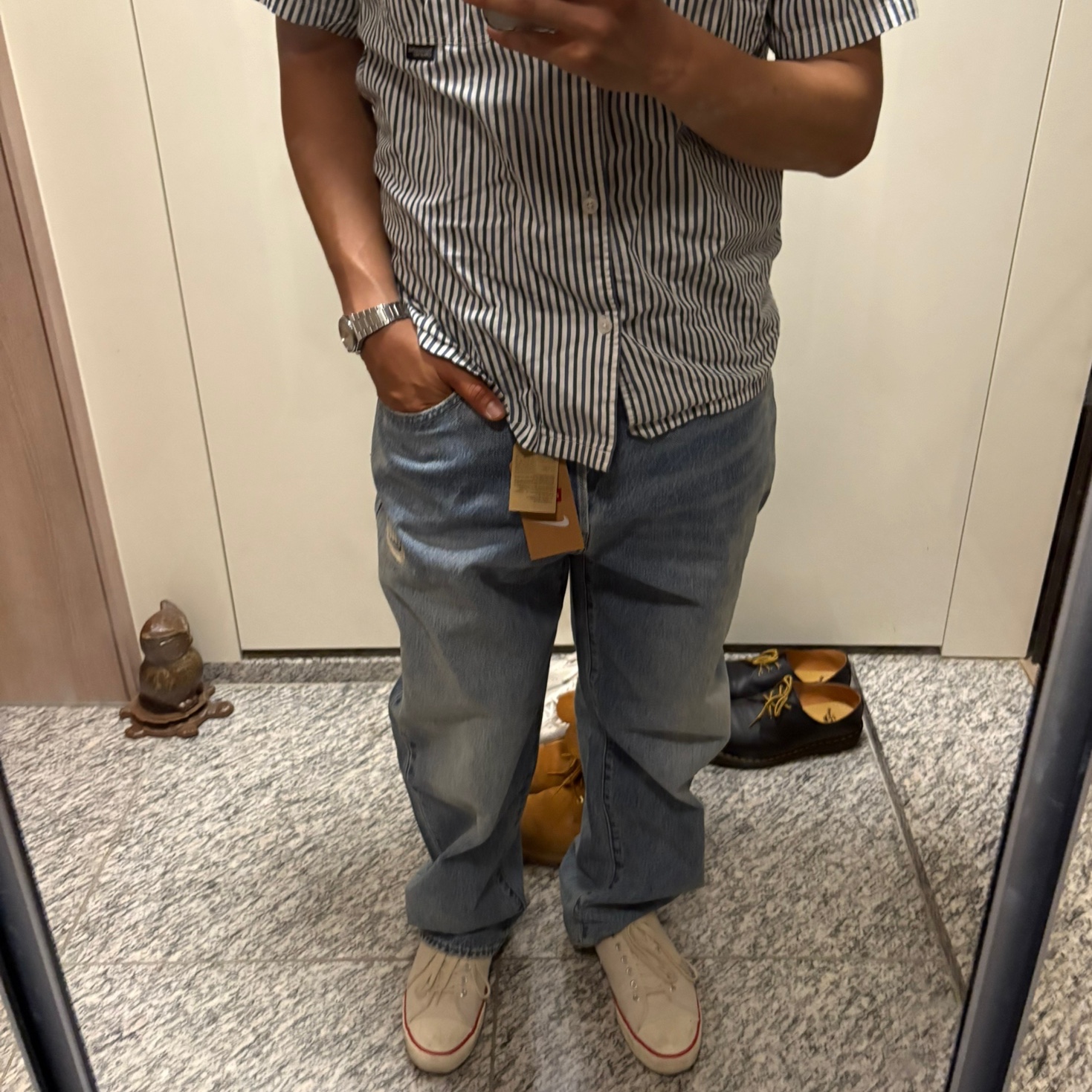 Levi's x Nike Baggy Jeans Light Blue 착용 스타일