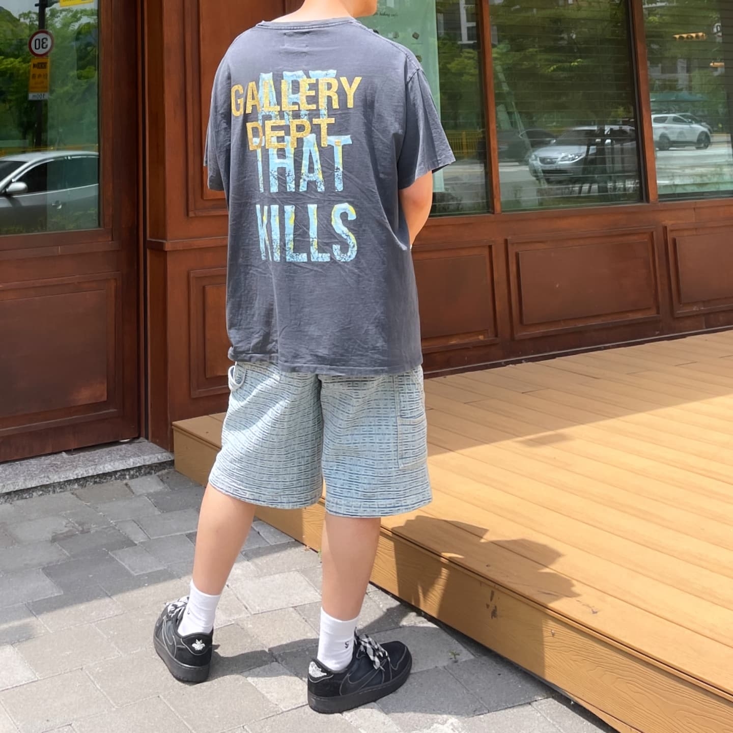 Gallery Dept. Broken Art That Kills T-Shirt Vintage Black, Jordan 1 x Travis Scott Retro Low OG SP Black Phantom 착용 스타일 - 2