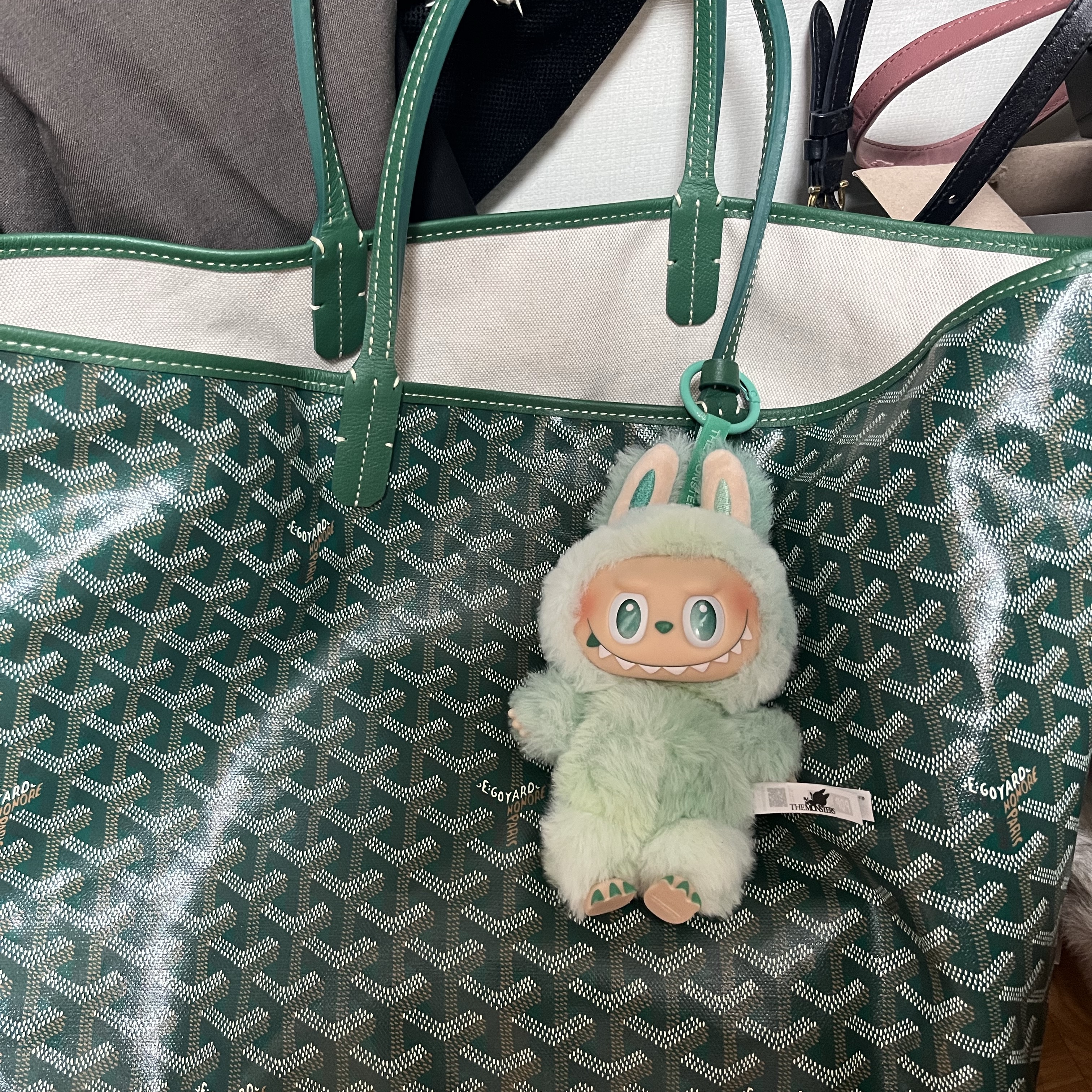 Pop Mart Labubu The Monsters Highlight Series Serenity Keyring (Opened Case) 착용 스타일