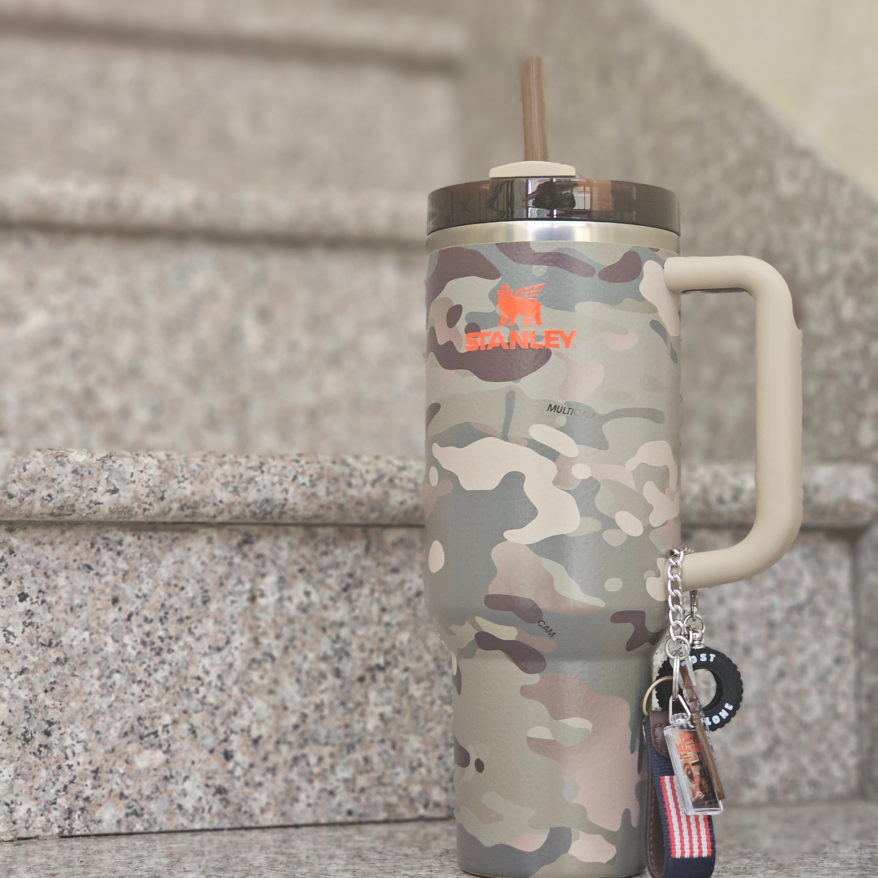 Stanley x The Post Malone Quencher H2.0 Flowstate Tumbler 1.18L Multicam 착용 스타일 - 1