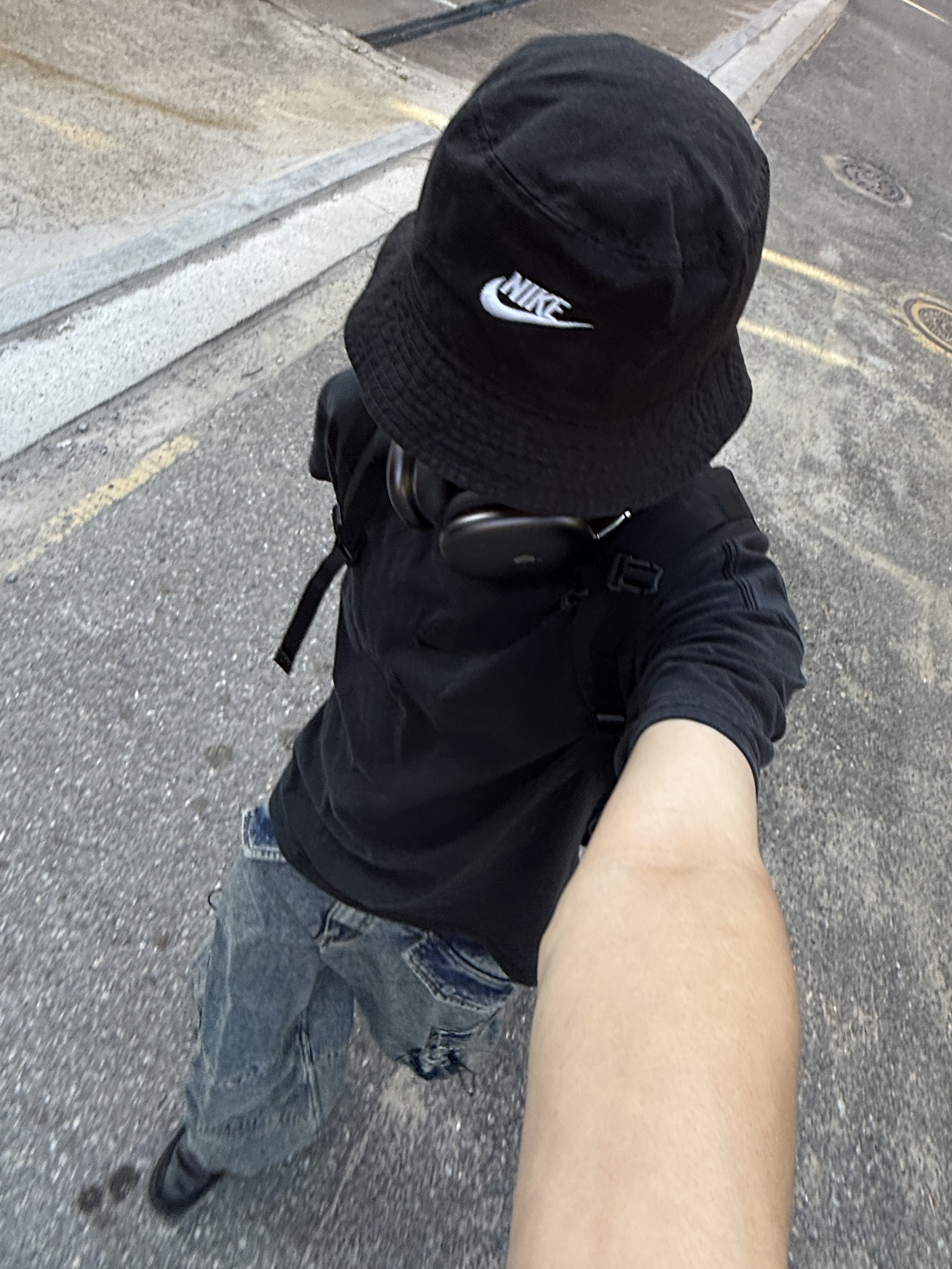 Nike x Supreme Air Force 1 Low Black, Nike NSW Premium Essential T-Shirt Black - Asia 착용 스타일 - 2