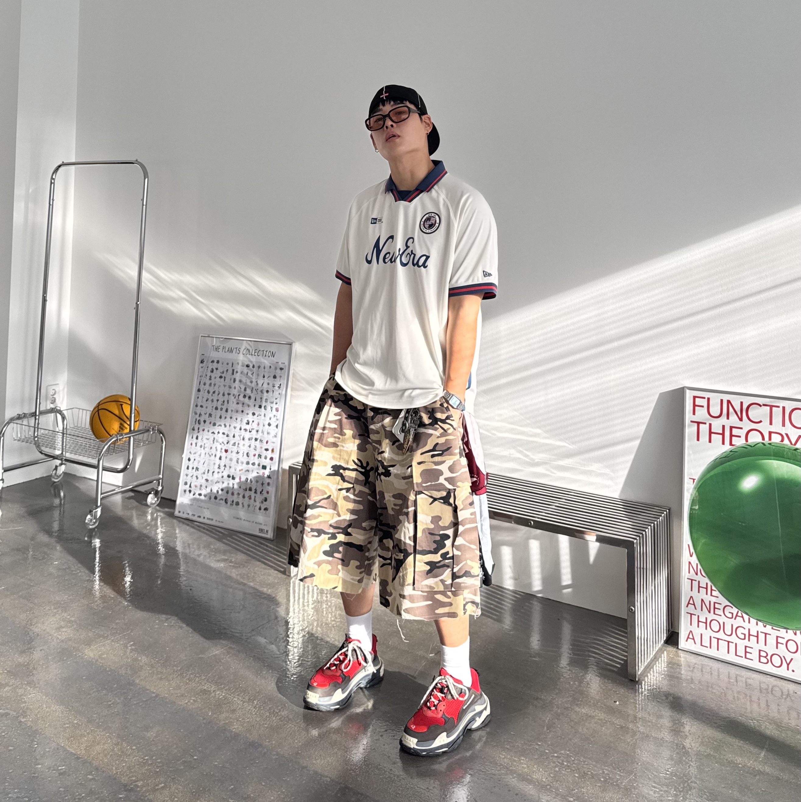 Balenciaga Triple S Red Black 2018 착용 스타일 - 3
