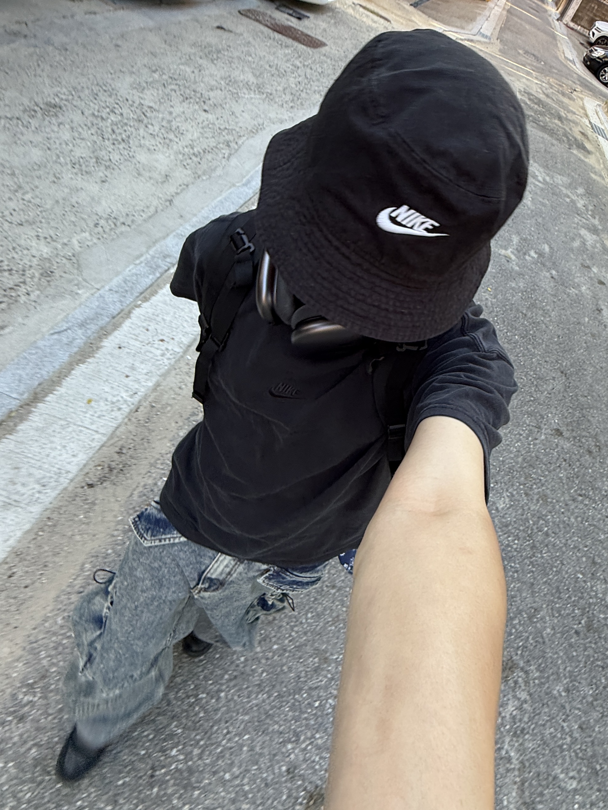 Nike x Supreme Air Force 1 Low Black, Nike NSW Premium Essential T-Shirt Black - Asia 착용 스타일 - 5